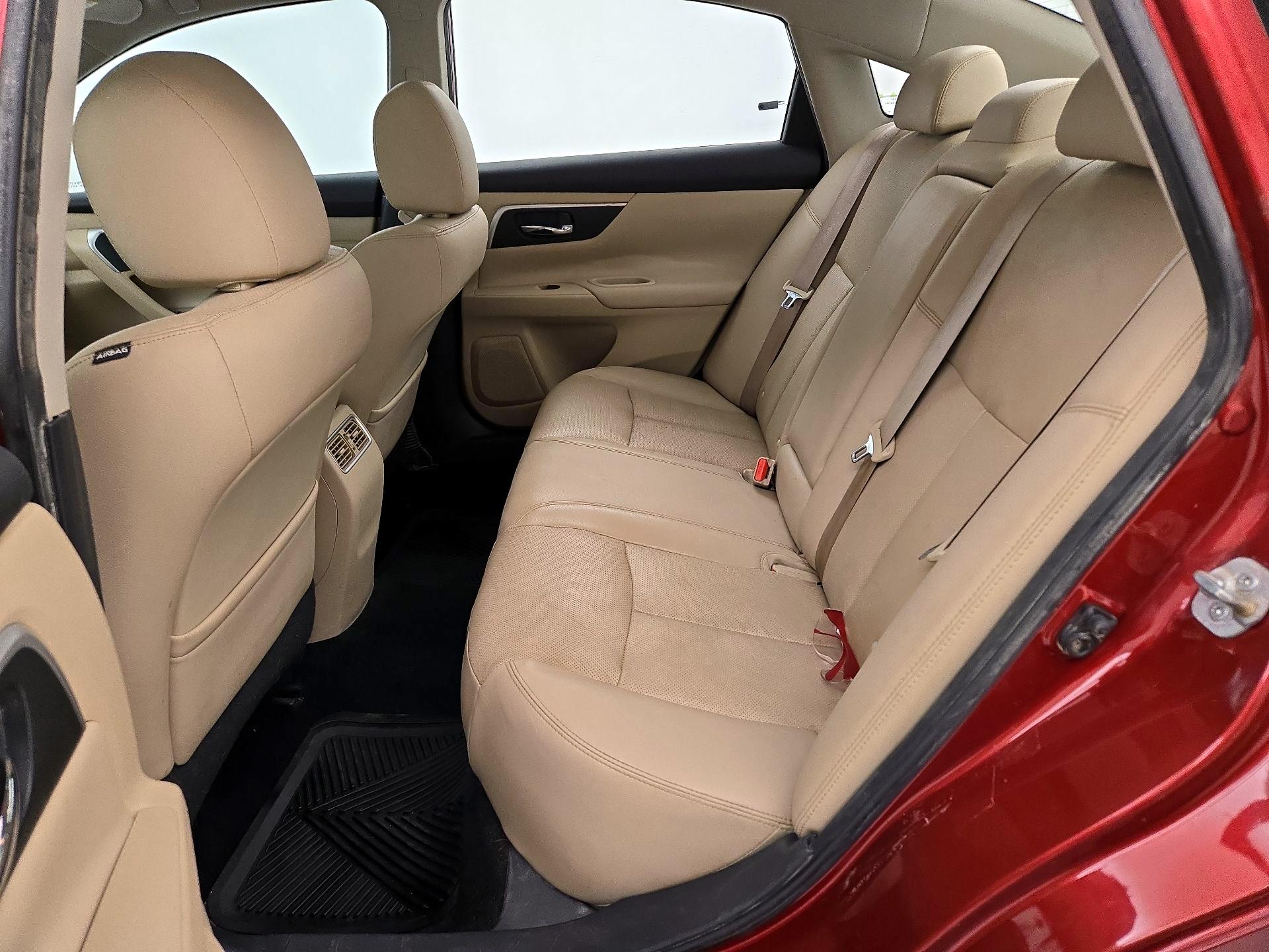 Thumbnail: 2016 Nissan Altima - 20