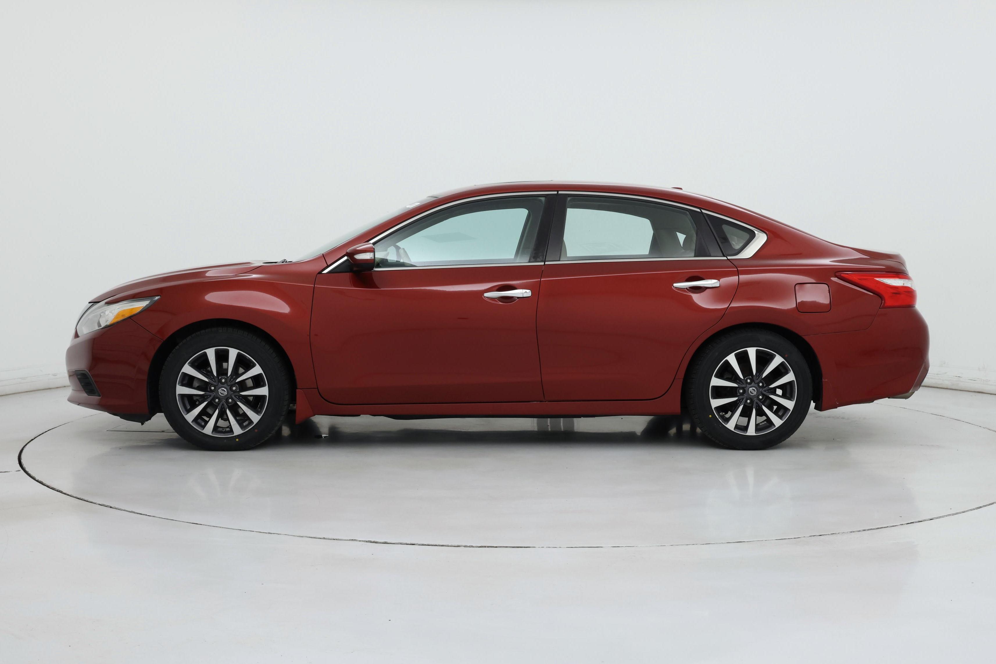 Thumbnail: 2016 Nissan Altima - 3