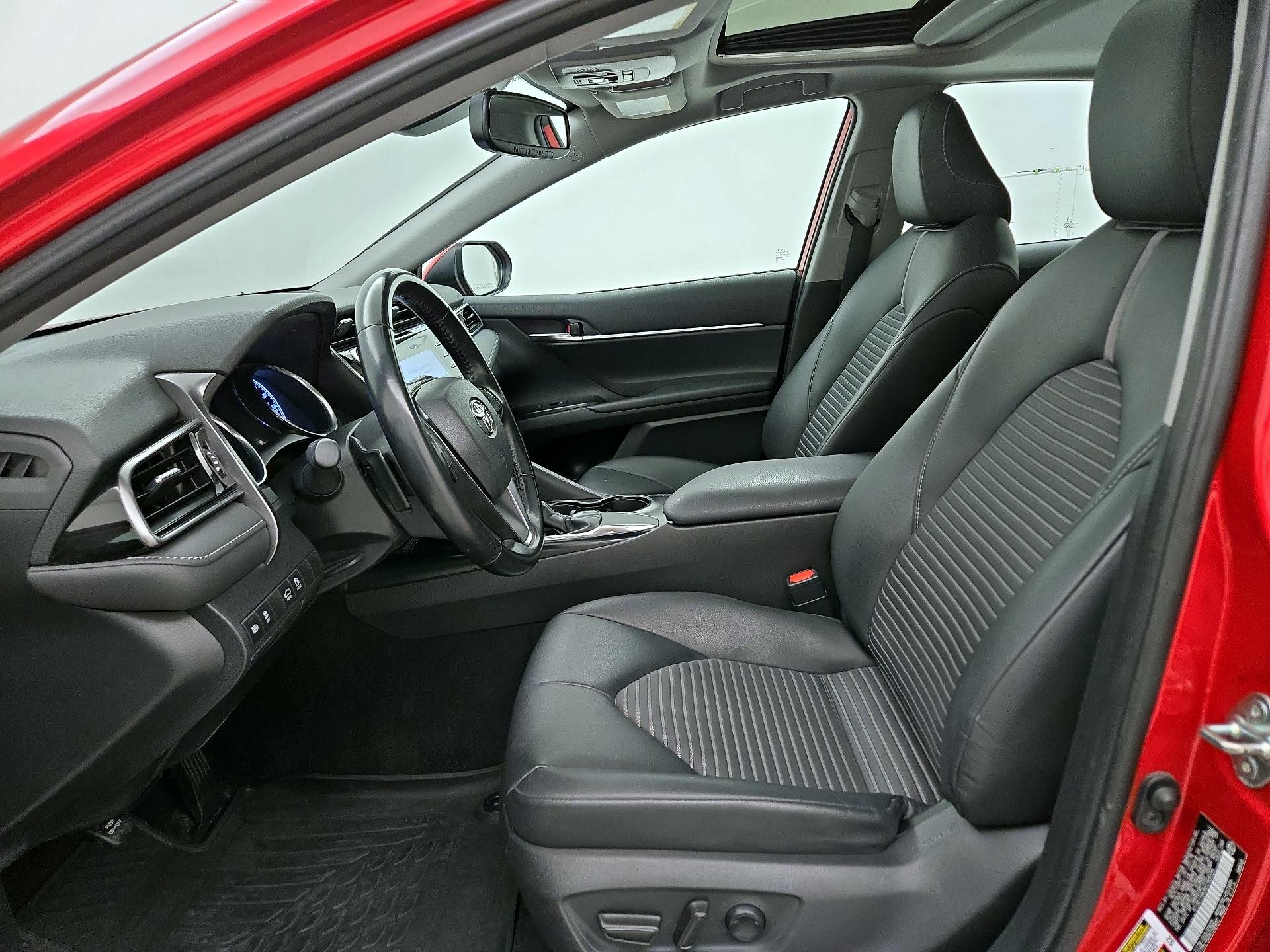 Thumbnail: 2019 Toyota Camry - 11