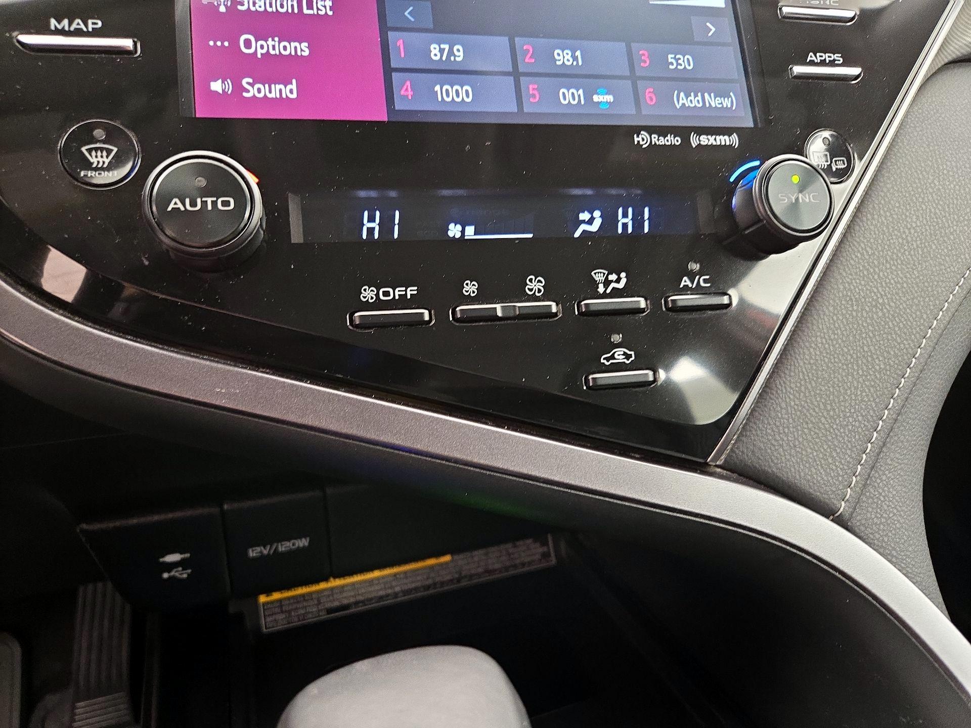 Thumbnail: 2019 Toyota Camry - 16