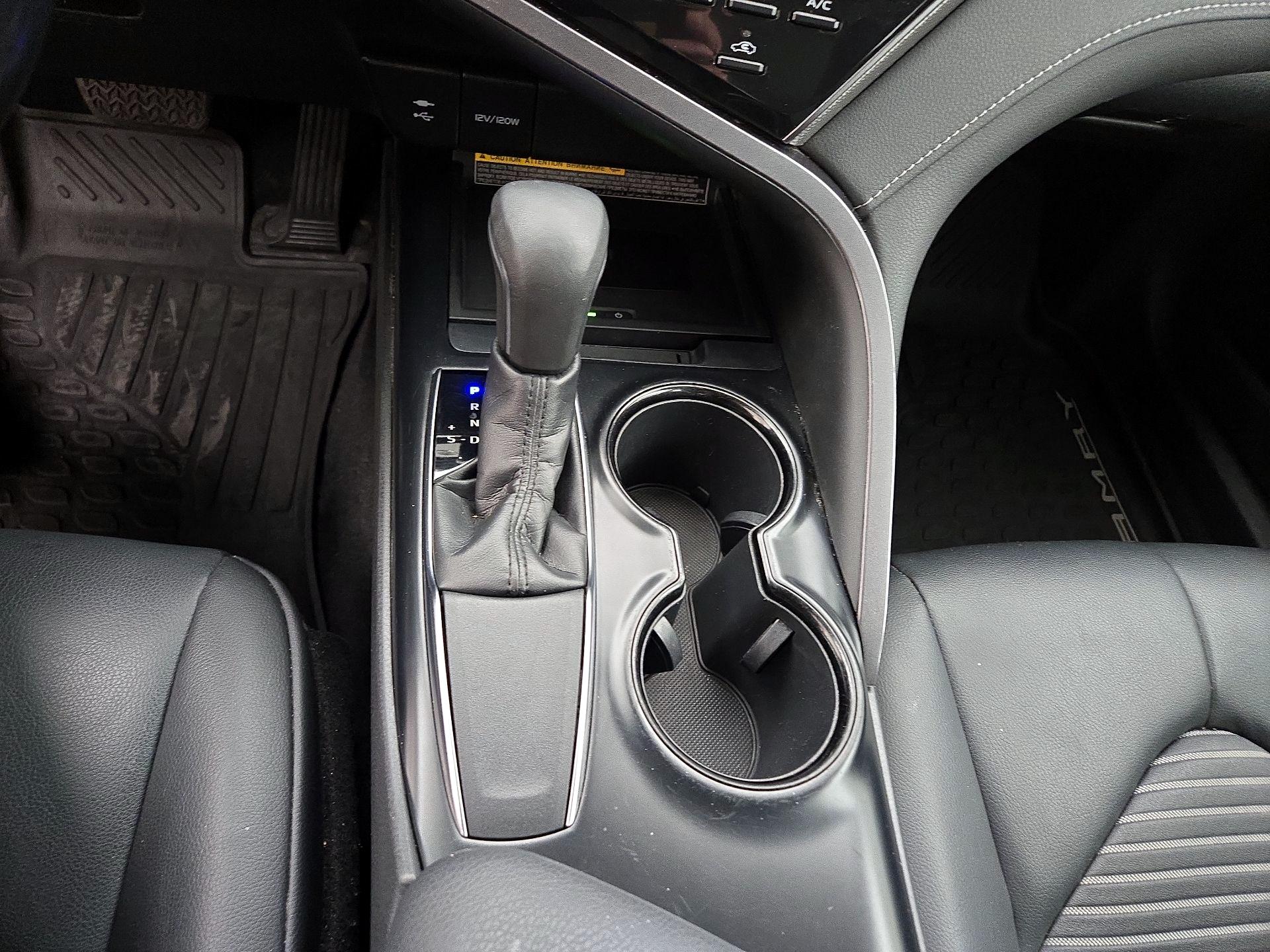 Thumbnail: 2019 Toyota Camry - 17