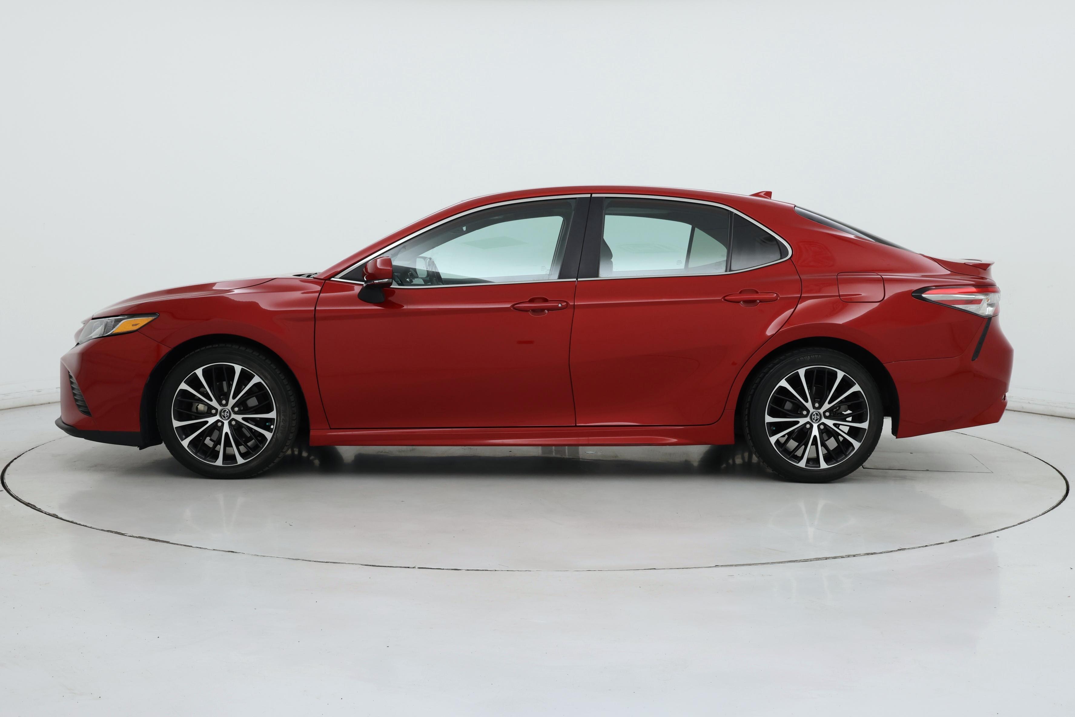 Thumbnail: 2019 Toyota Camry - 3