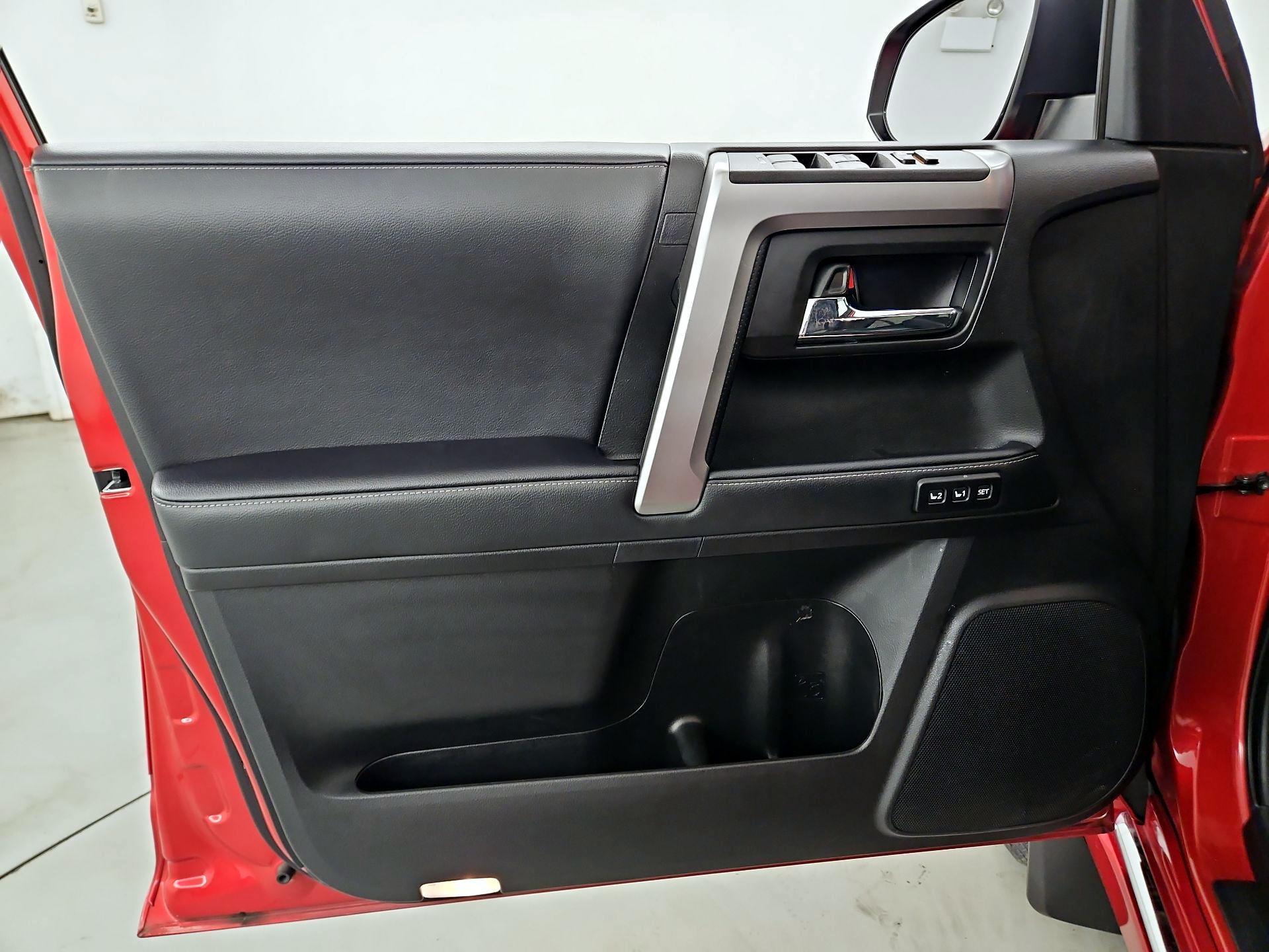 Thumbnail: 2021 Toyota 4Runner - 12