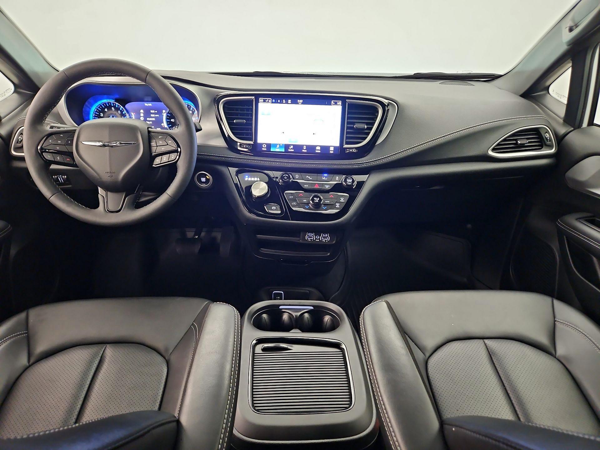 Thumbnail: 2024 Chrysler Pacifica - 9