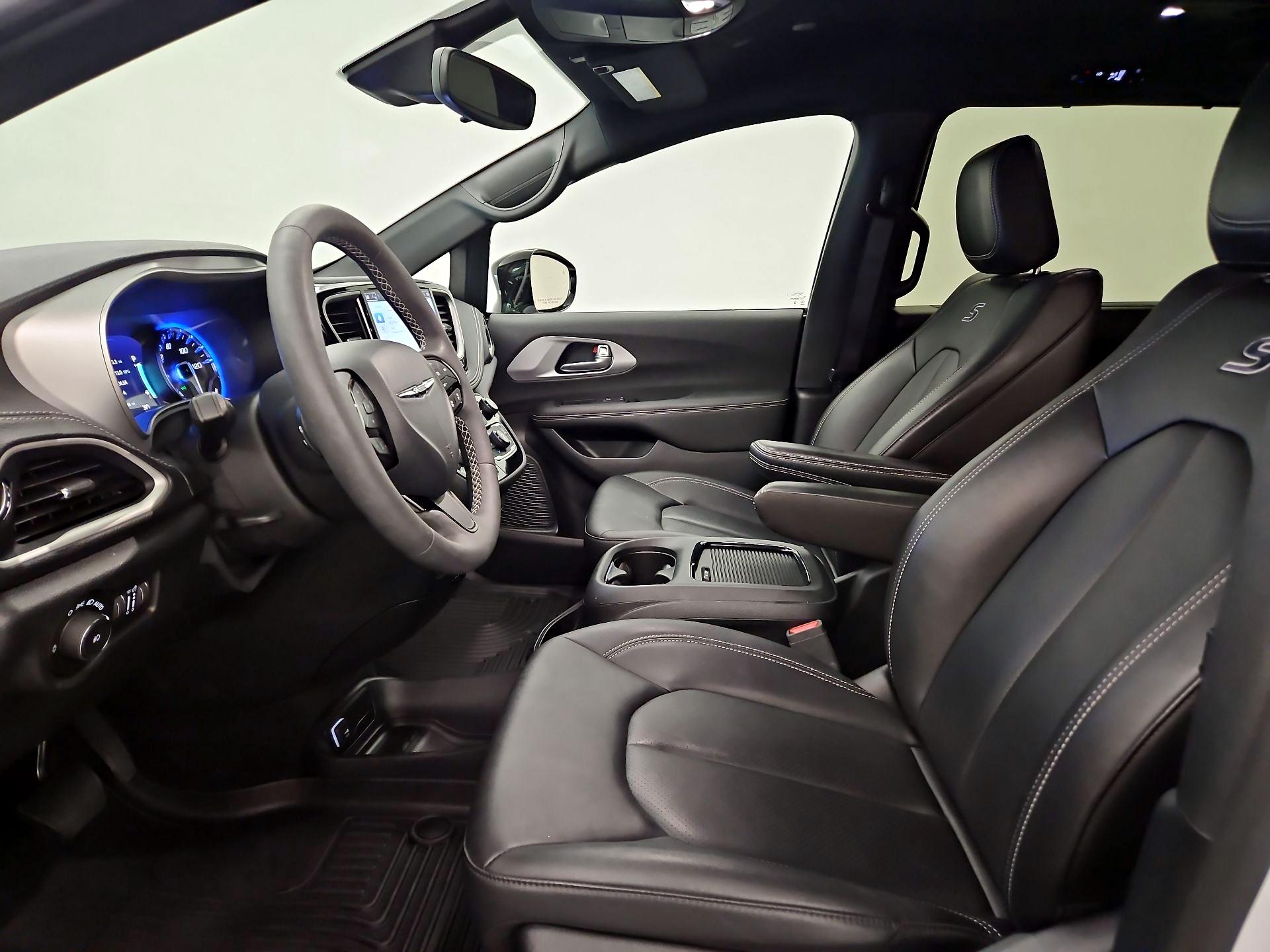 Thumbnail: 2024 Chrysler Pacifica - 11