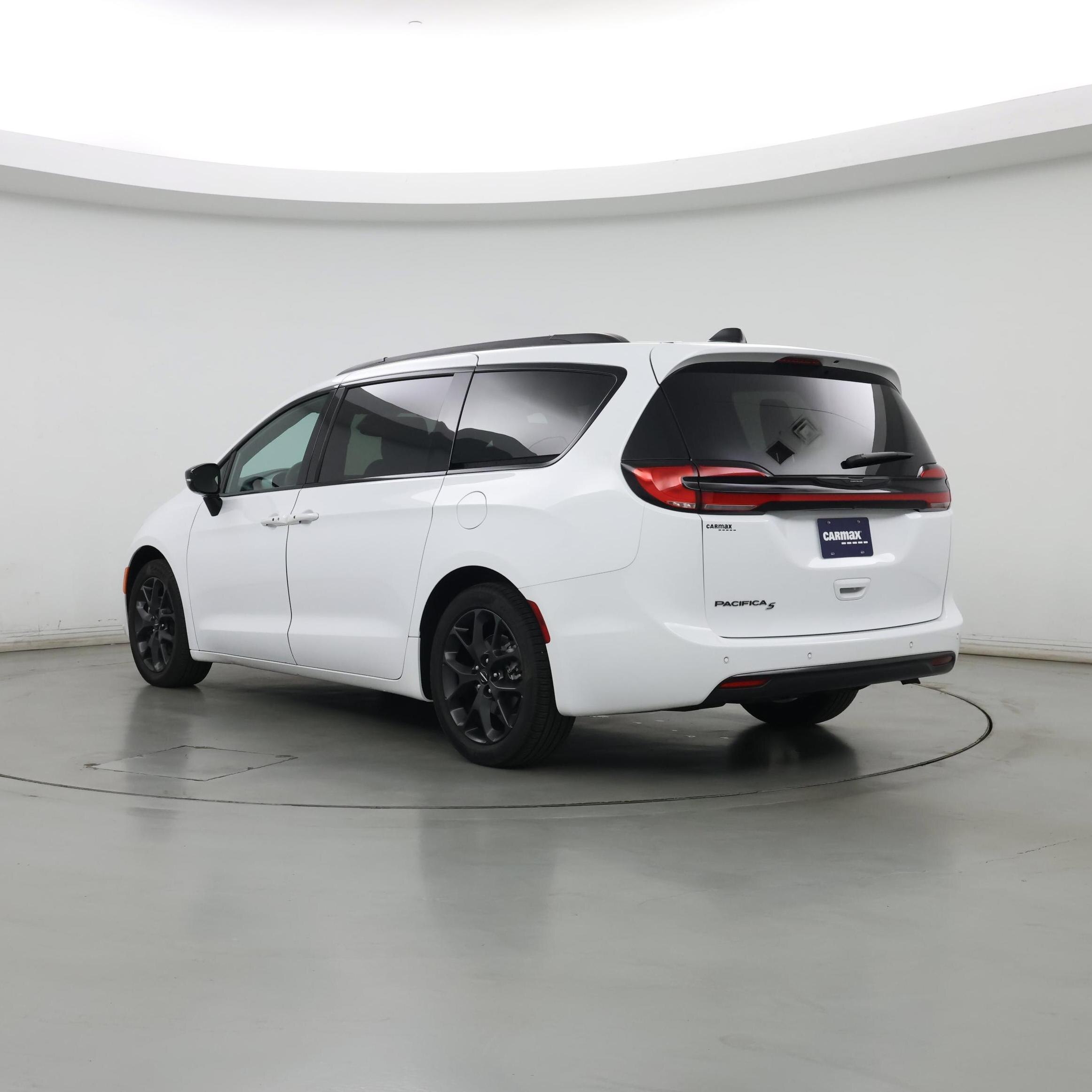 Thumbnail: 2024 Chrysler Pacifica - 2