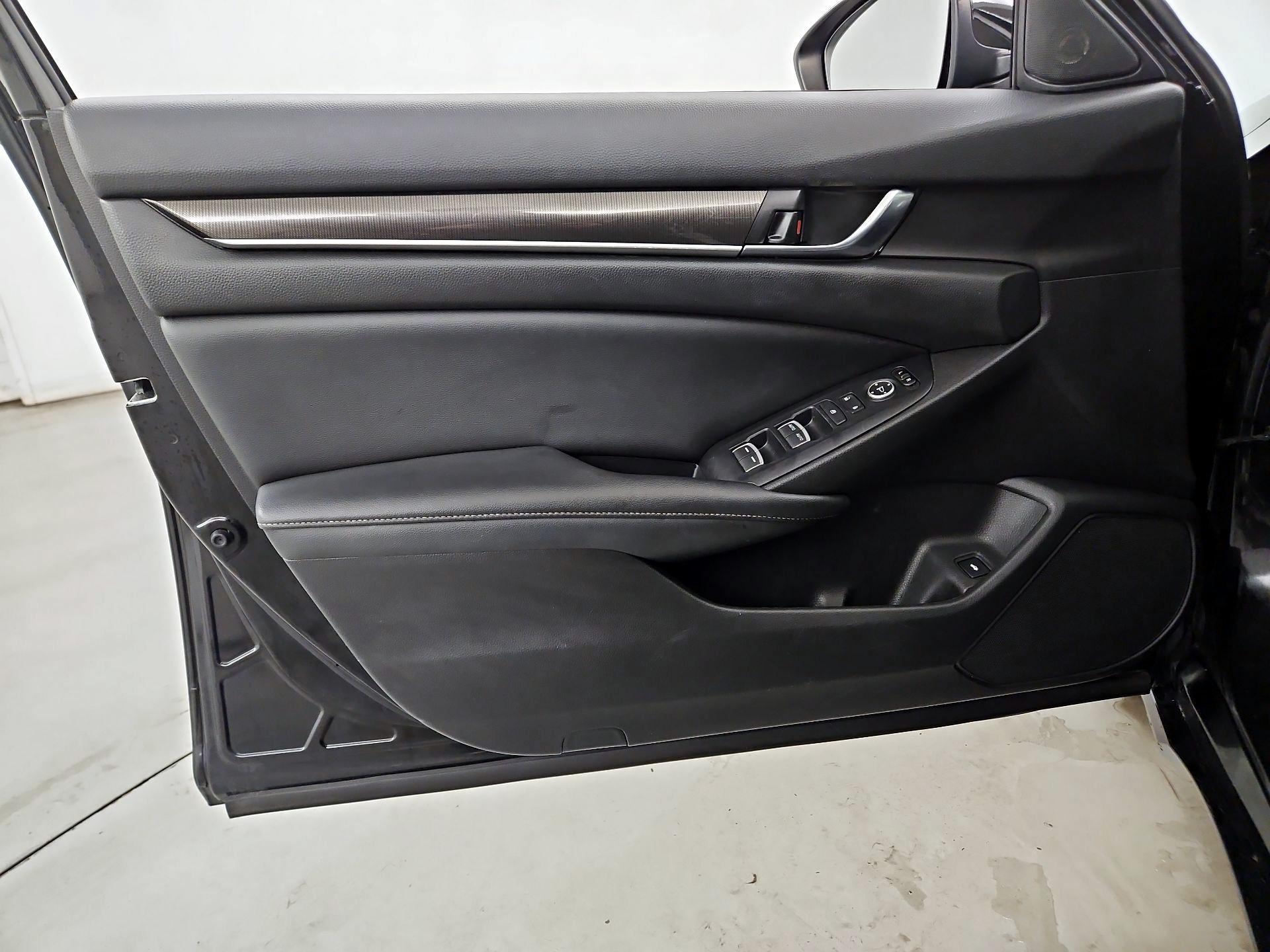 Thumbnail: 2019 Honda Accord - 12