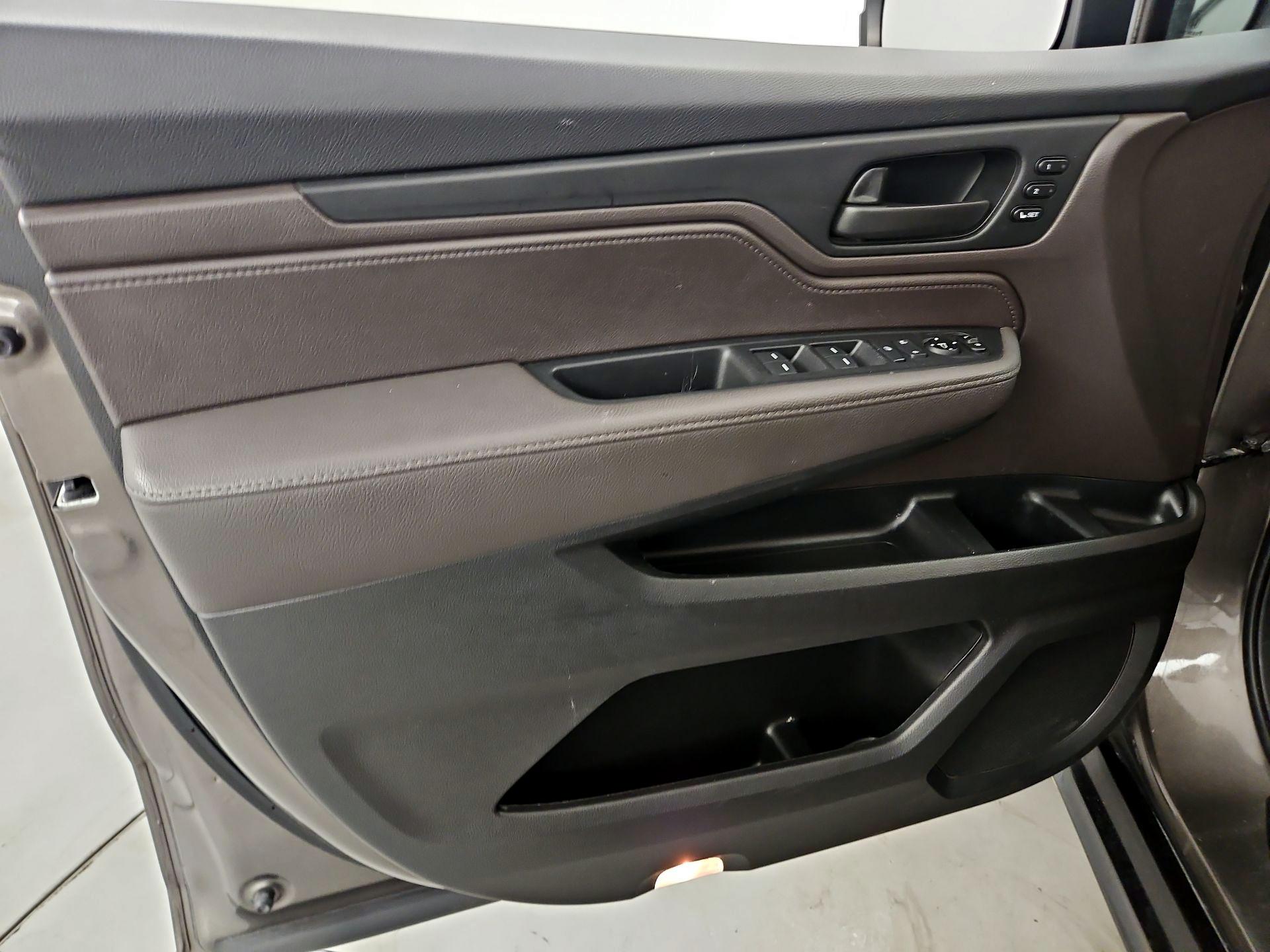 Thumbnail: 2020 Honda Odyssey - 12