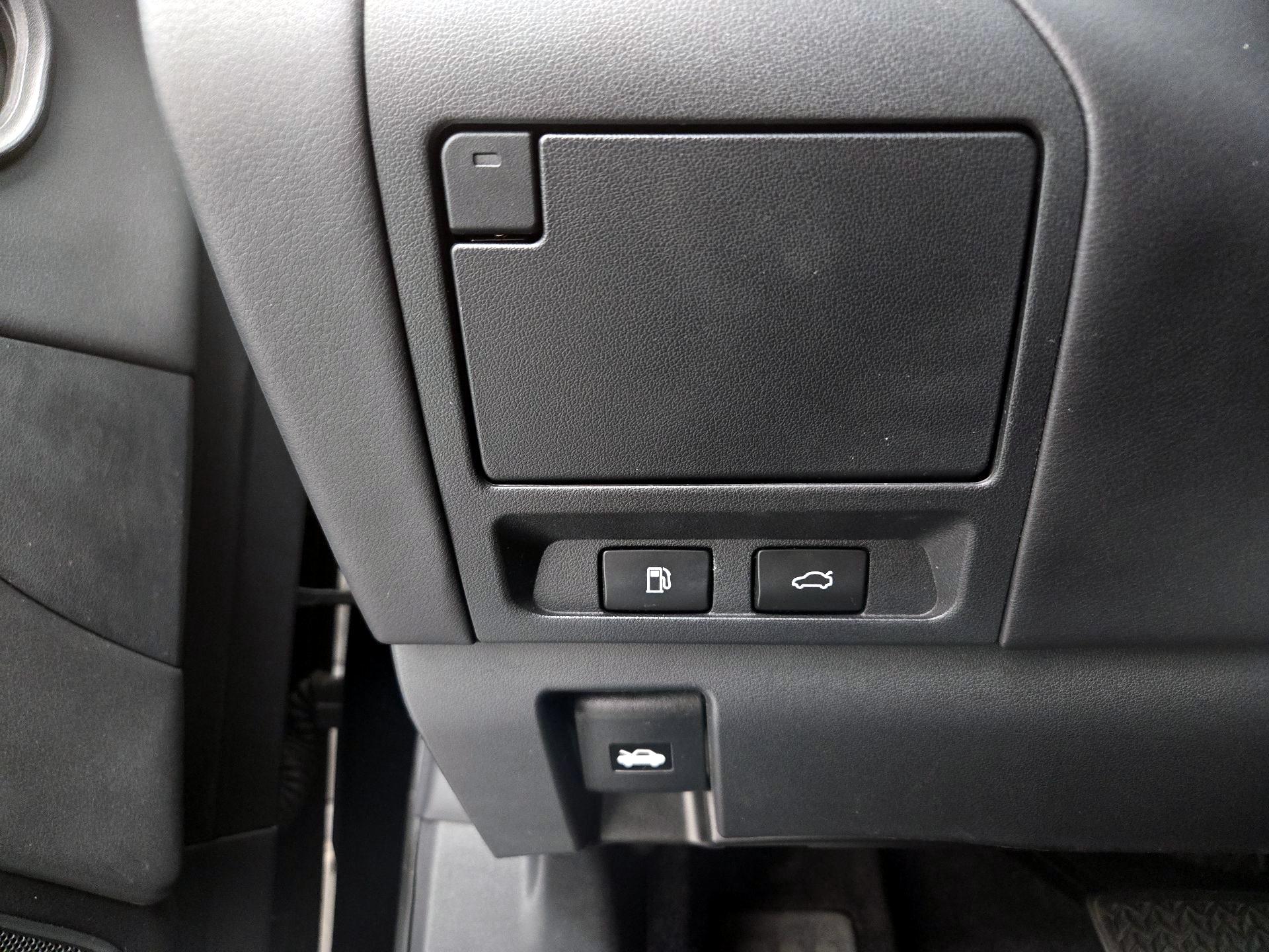 Thumbnail: 2018 Lexus LS - 13