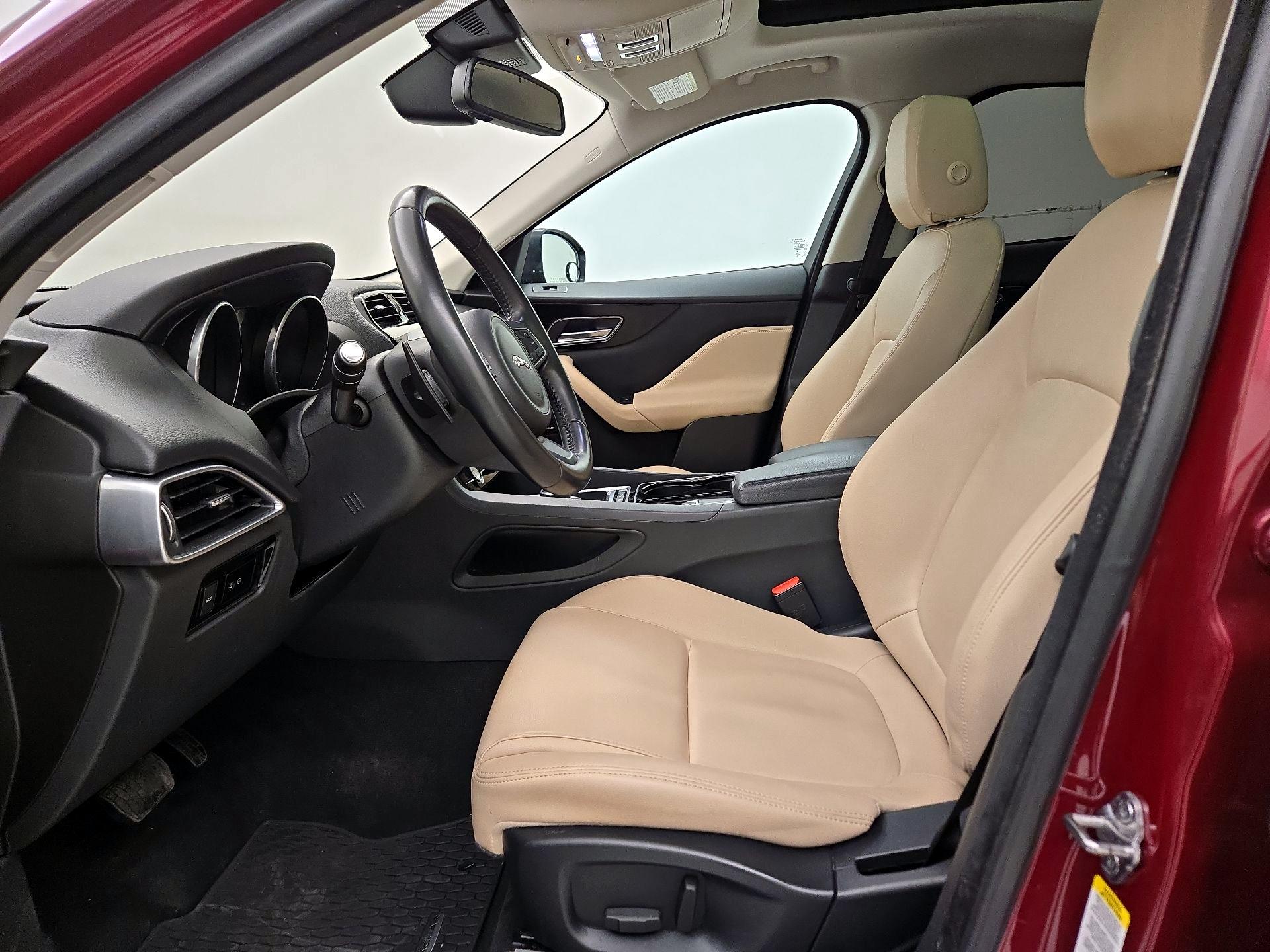 Thumbnail: 2017 Jaguar F-Pace - 11