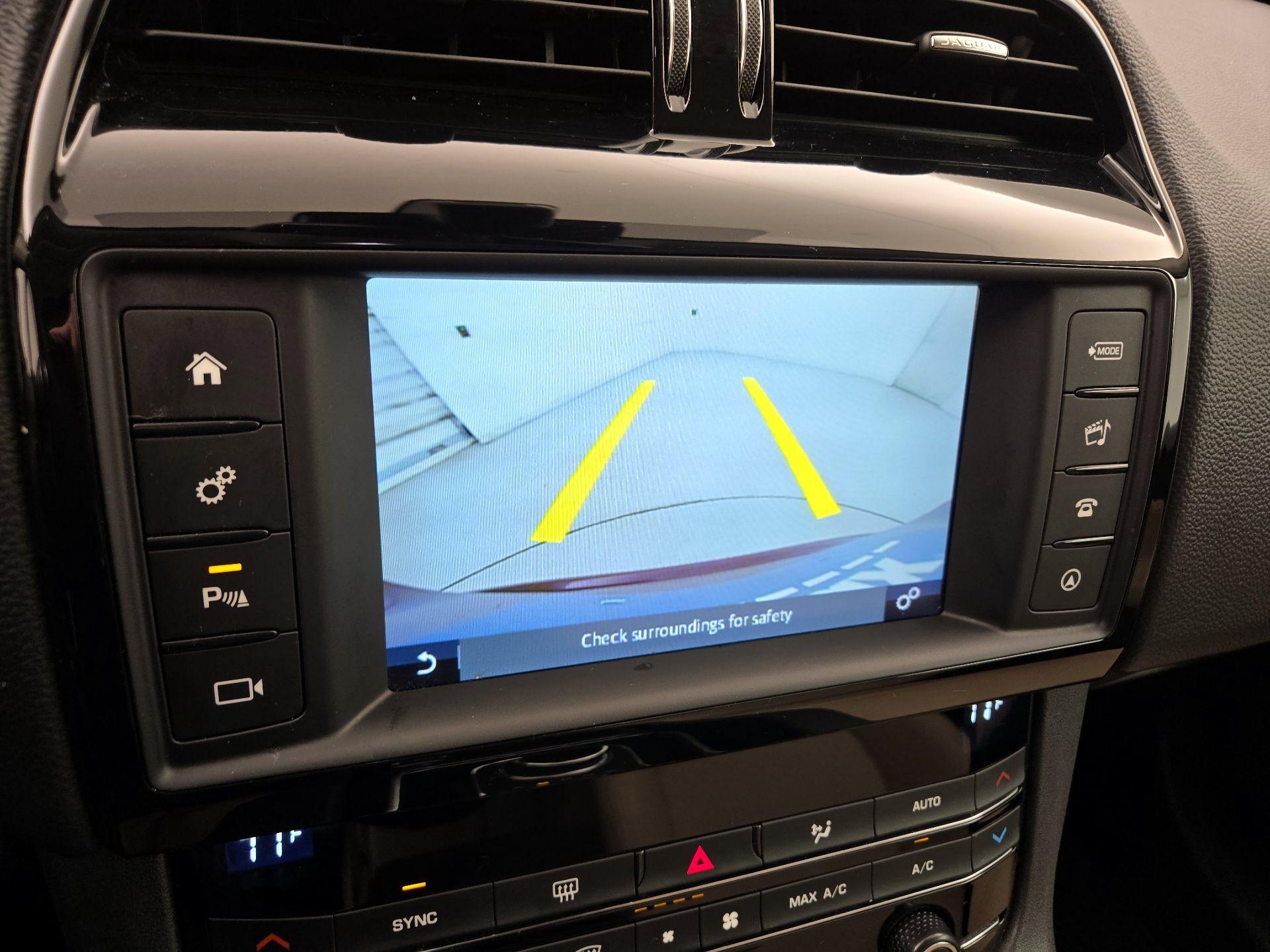 Thumbnail: 2017 Jaguar F-Pace - 15