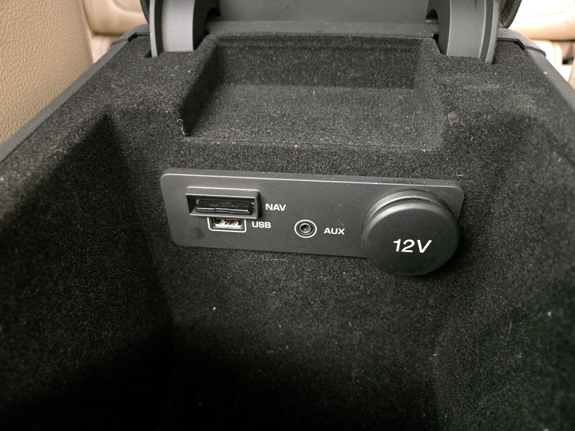 Thumbnail: 2017 Jaguar F-Pace - 19