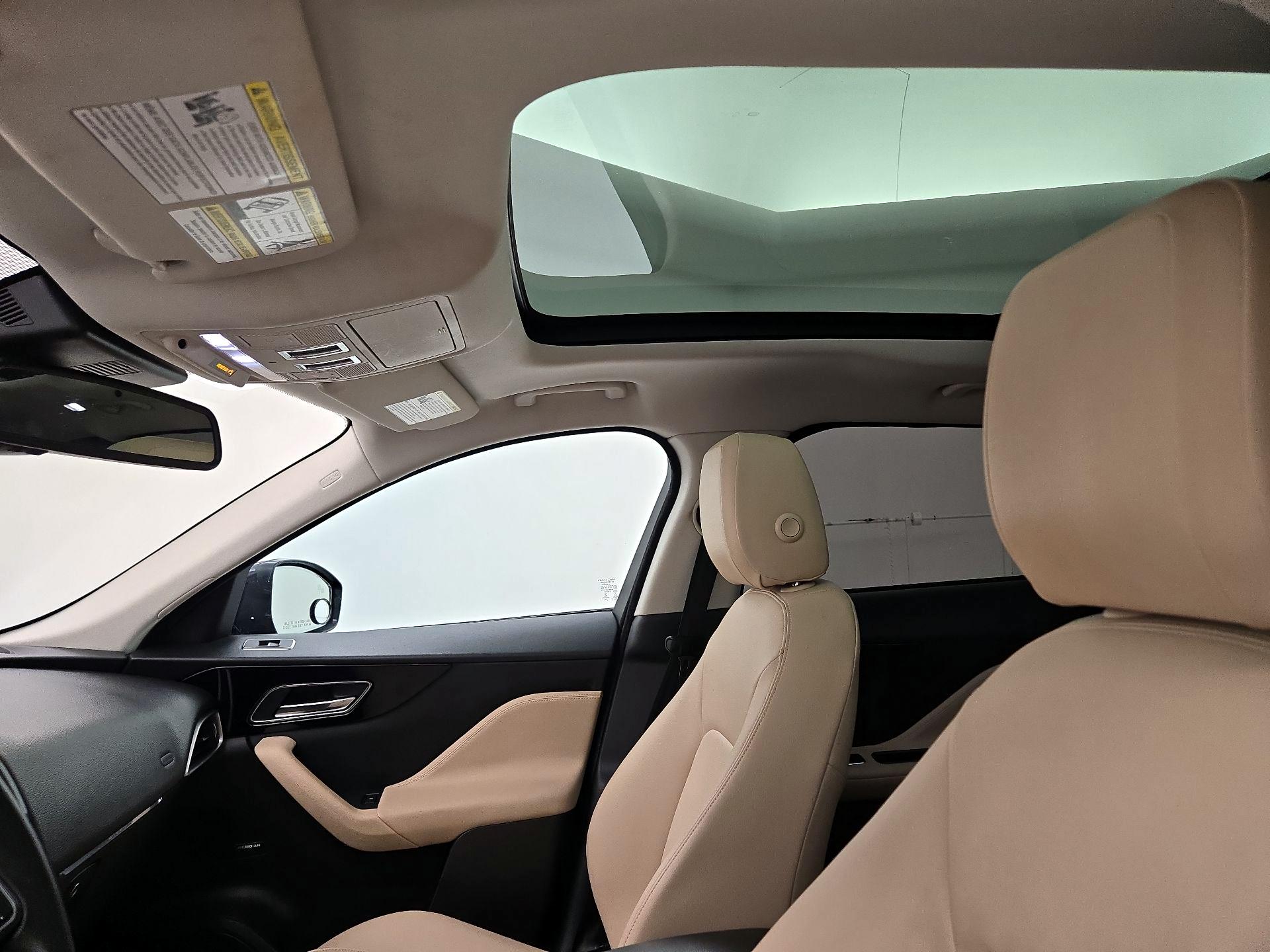 Thumbnail: 2017 Jaguar F-Pace - 20