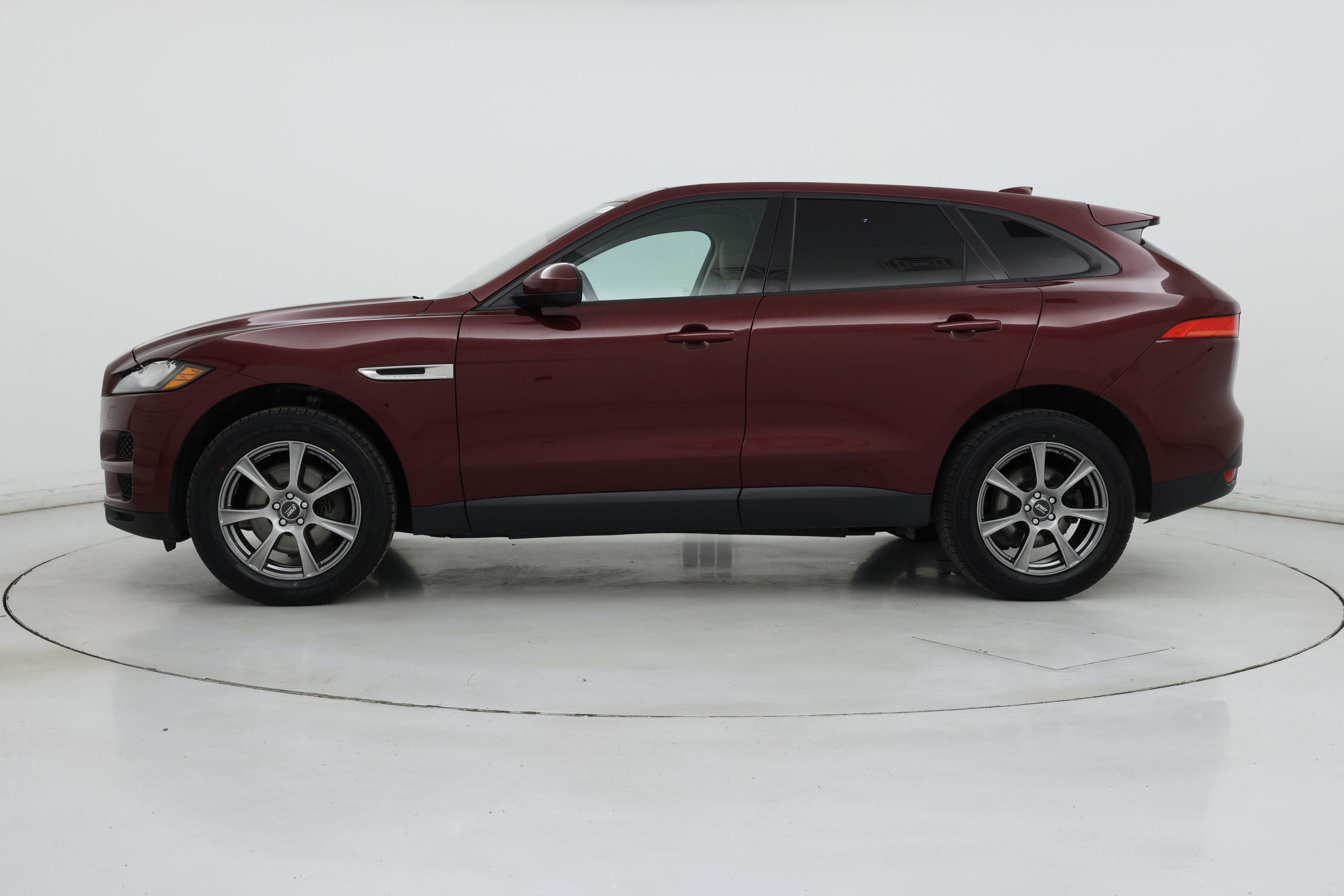 Thumbnail: 2017 Jaguar F-Pace - 3