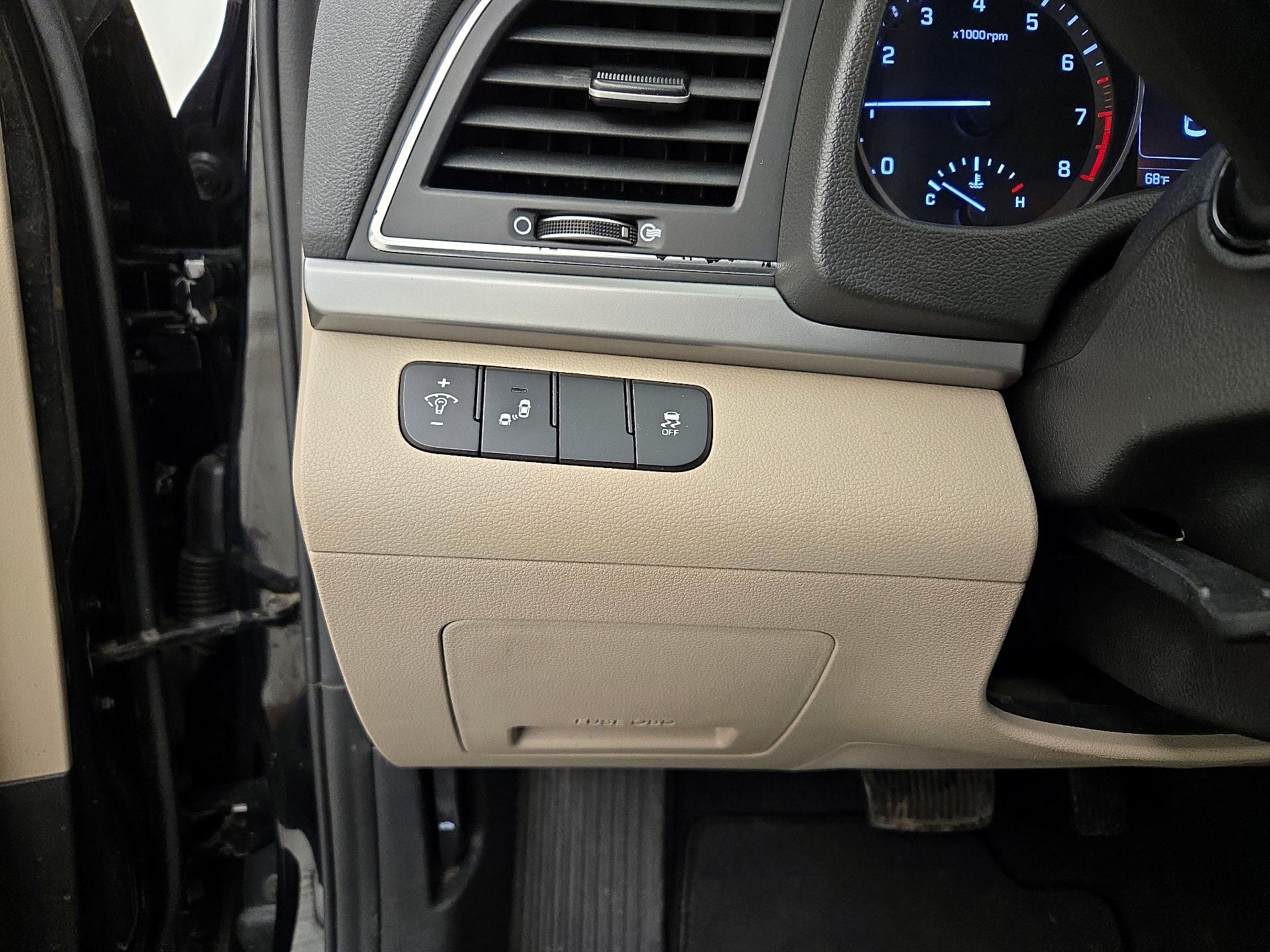 Thumbnail: 2018 Hyundai Elantra - 13