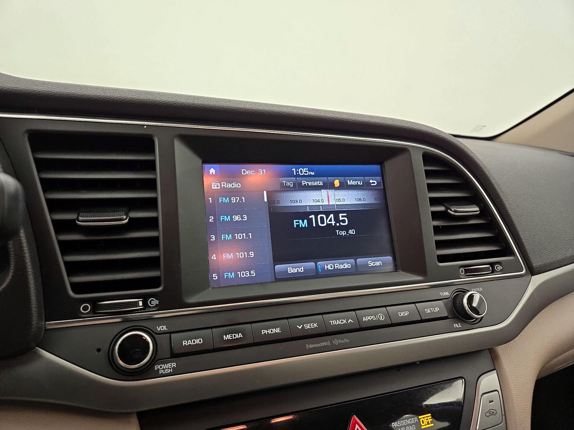 Thumbnail: 2018 Hyundai Elantra - 15