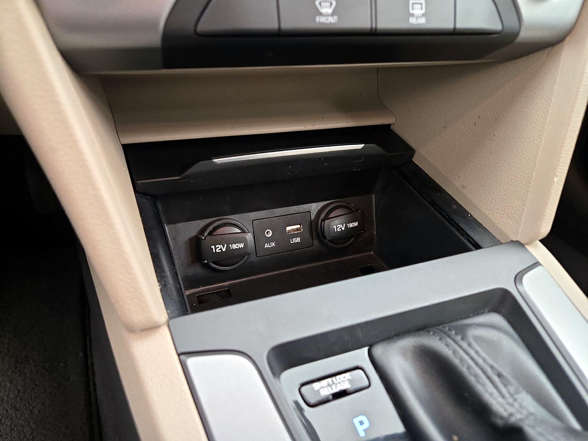 Thumbnail: 2018 Hyundai Elantra - 18