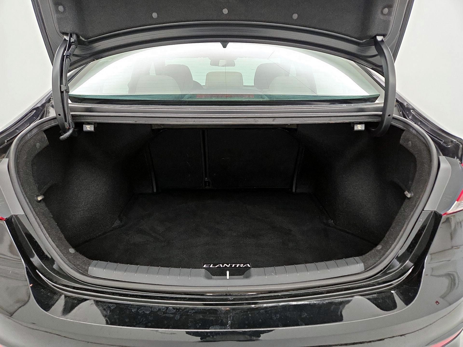 Thumbnail: 2018 Hyundai Elantra - 20