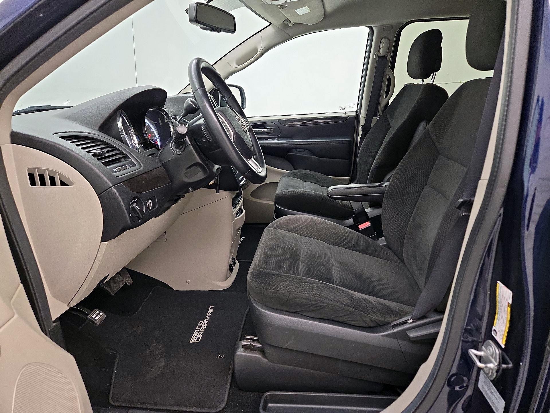 Thumbnail: 2017 Dodge Grand Caravan - 11