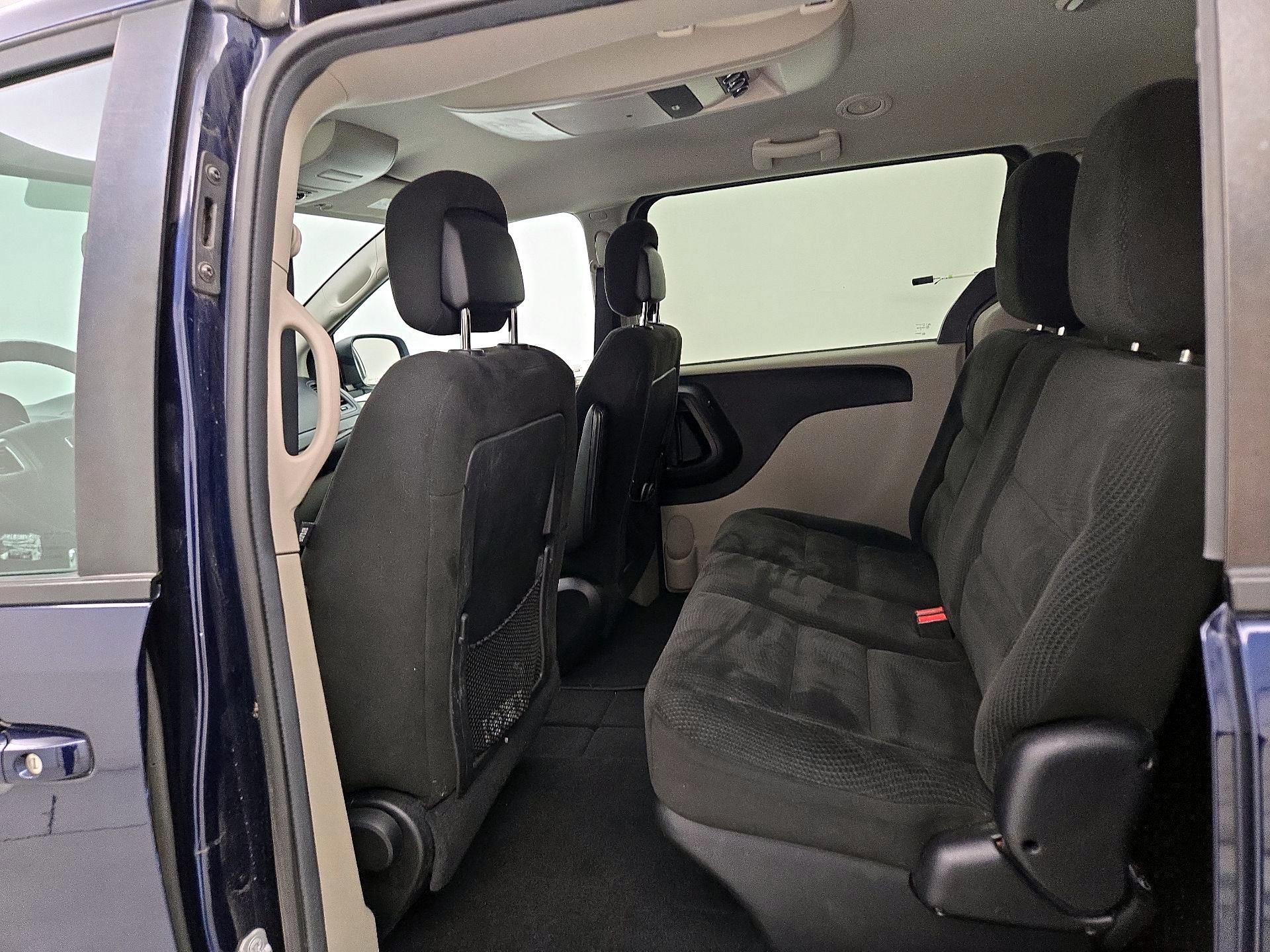 Thumbnail: 2017 Dodge Grand Caravan - 19