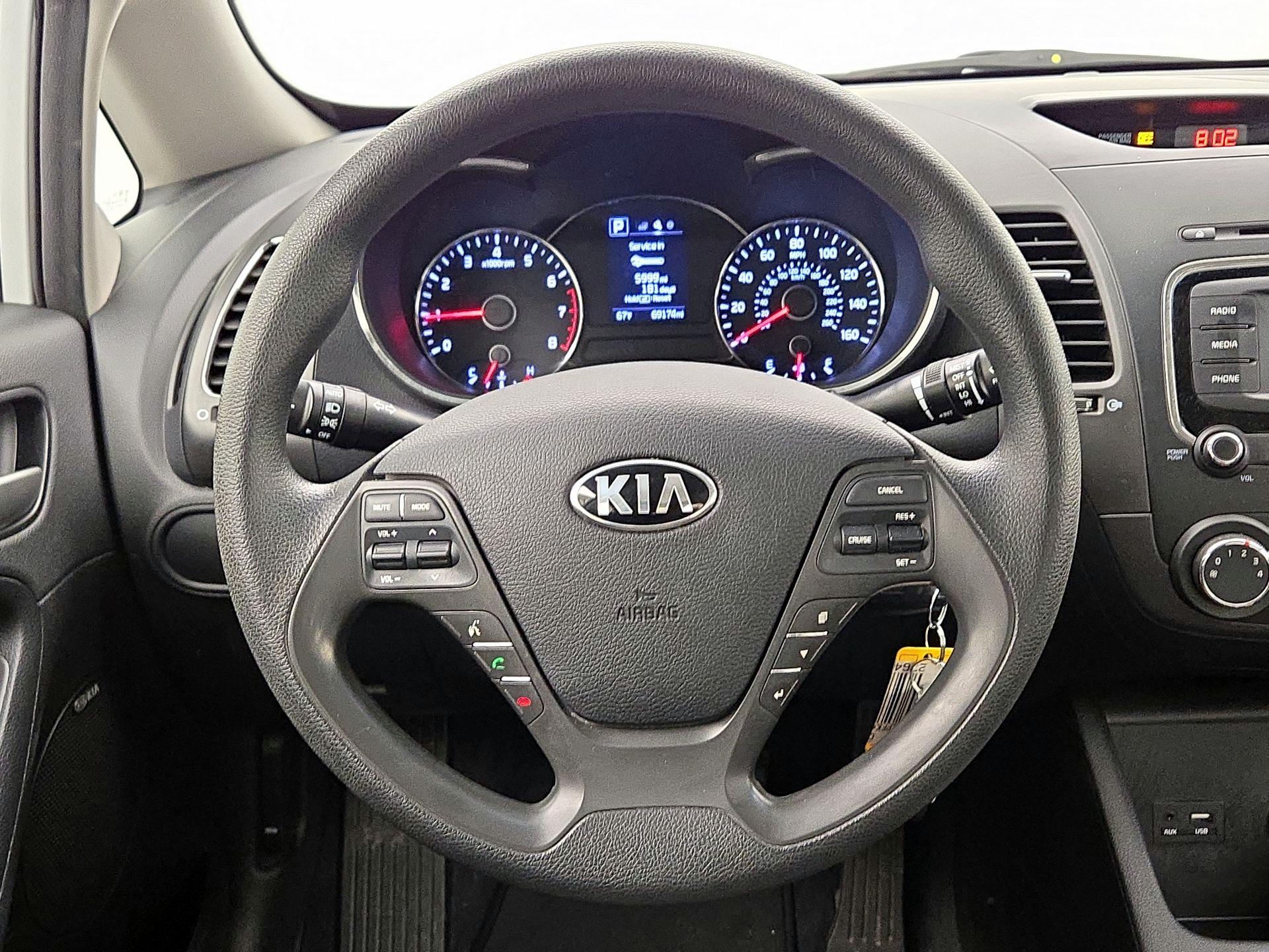 Thumbnail: 2018 Kia Forte - 10