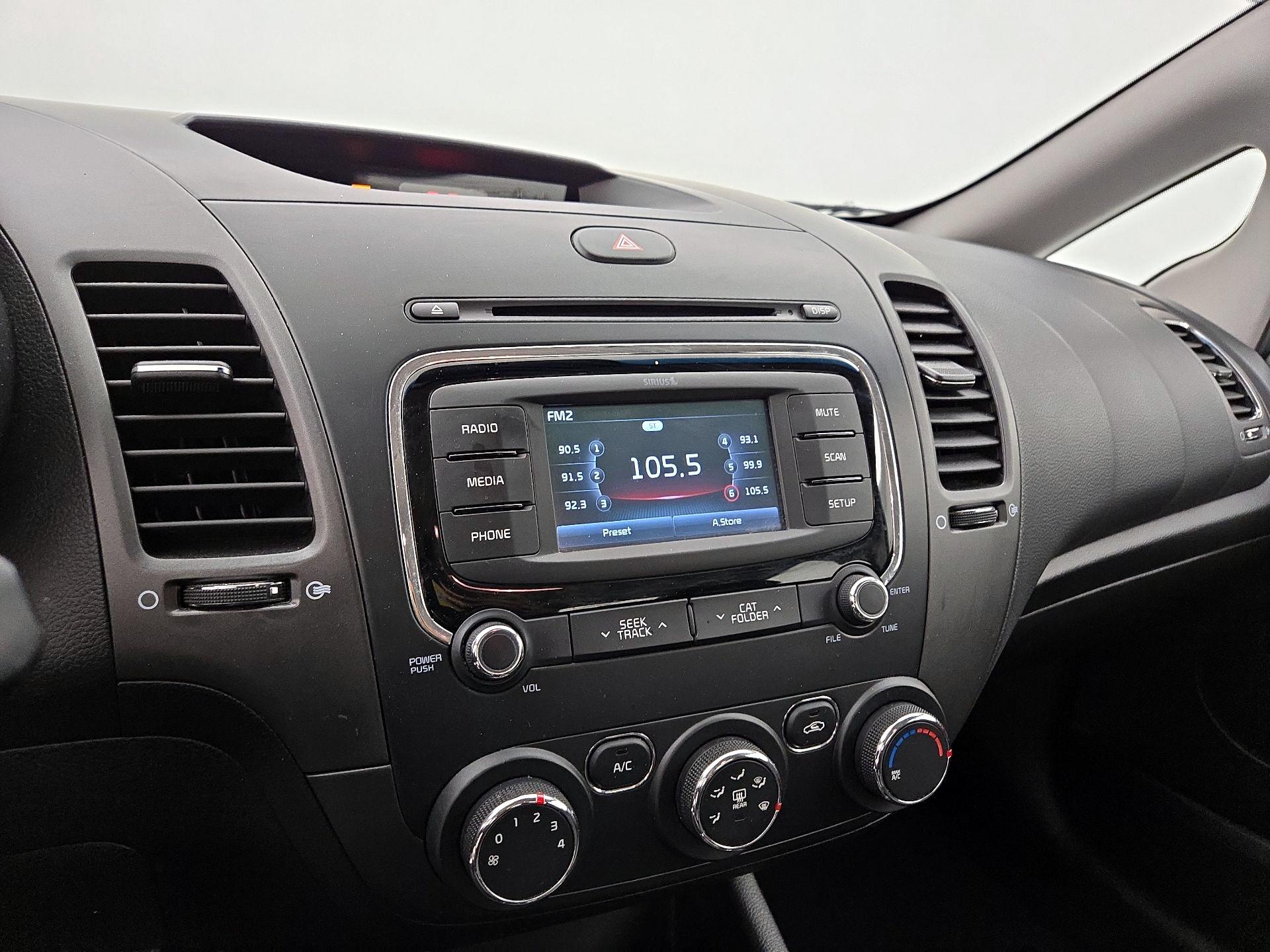 Thumbnail: 2018 Kia Forte - 15