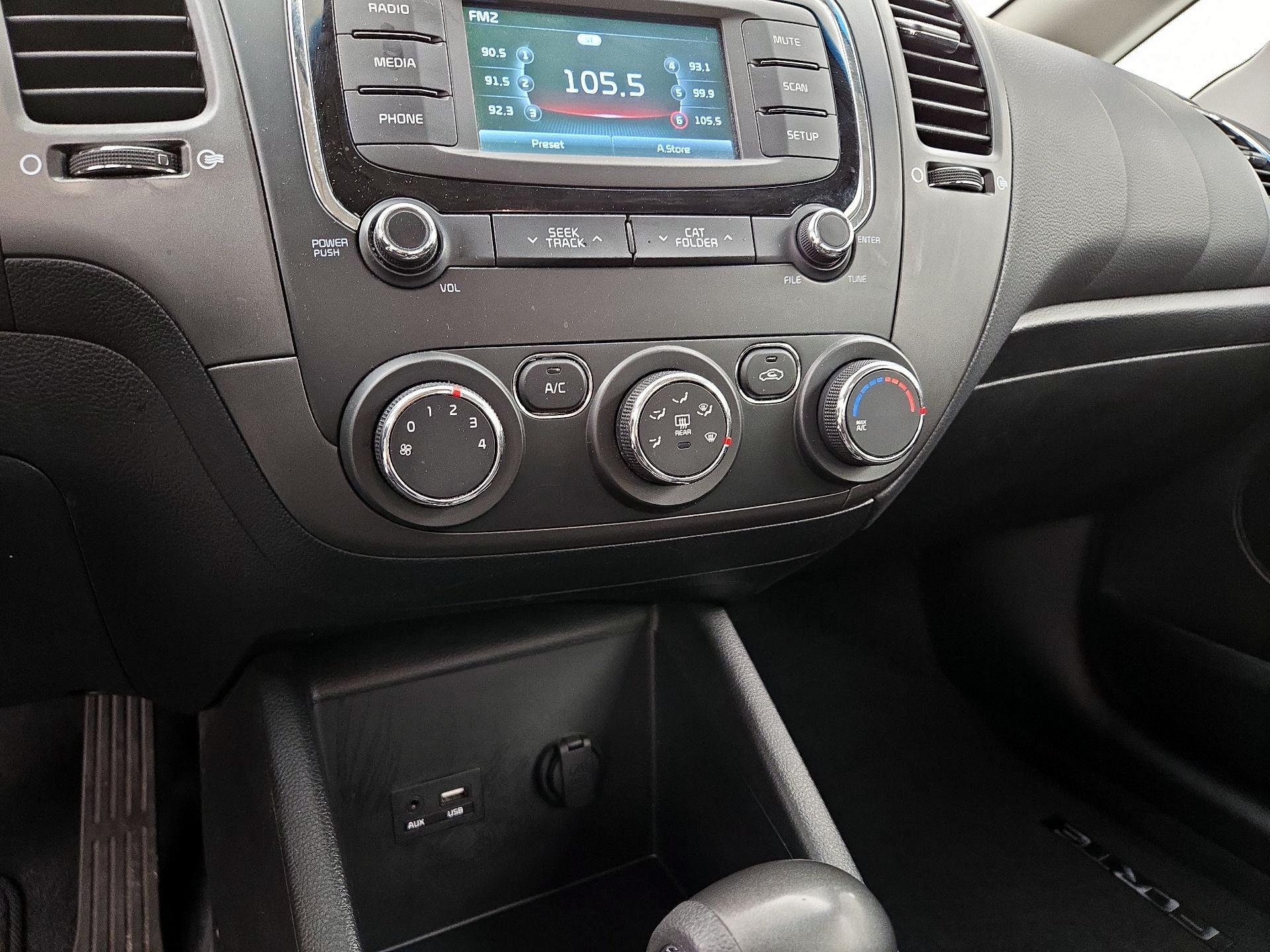 Thumbnail: 2018 Kia Forte - 16