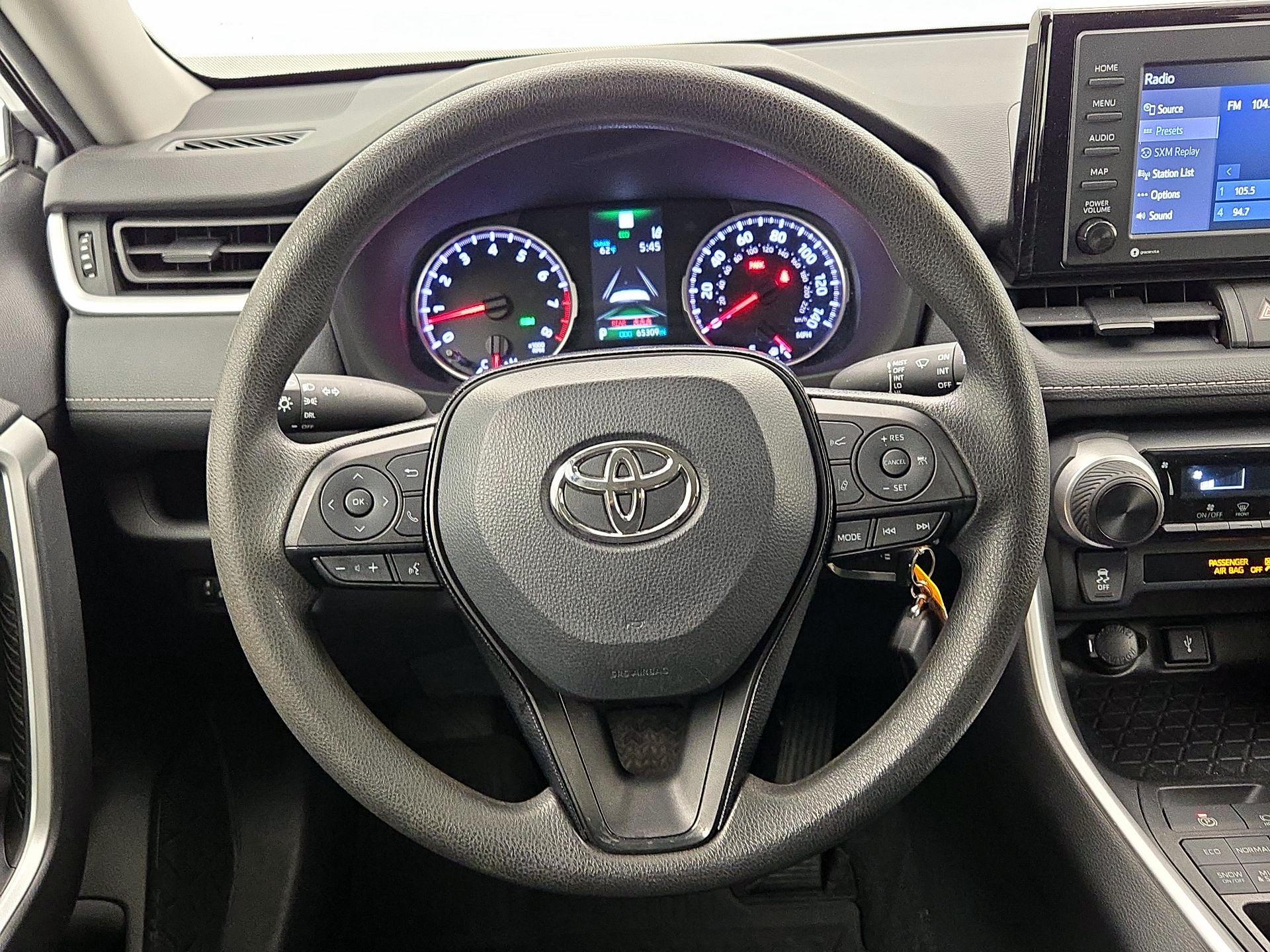 Thumbnail: 2021 Toyota RAV4 - 10