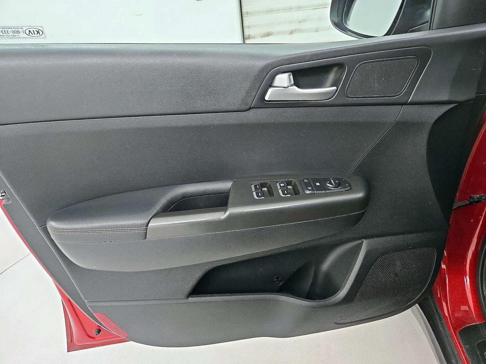 Thumbnail: 2020 Kia Sportage - 12