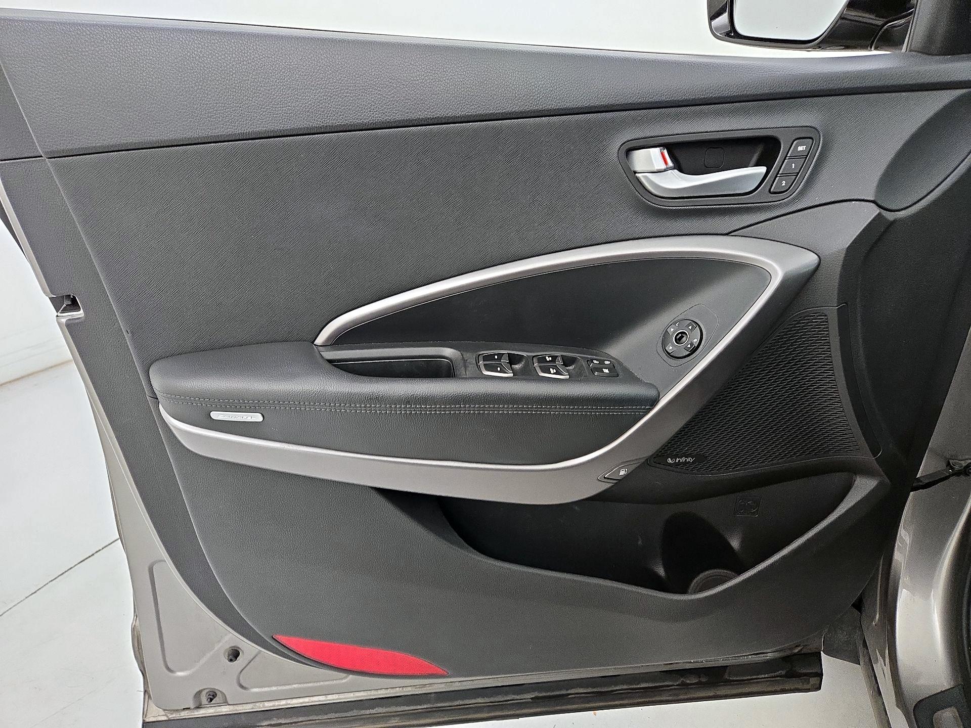 Thumbnail: 2015 Hyundai Santa Fe - 12