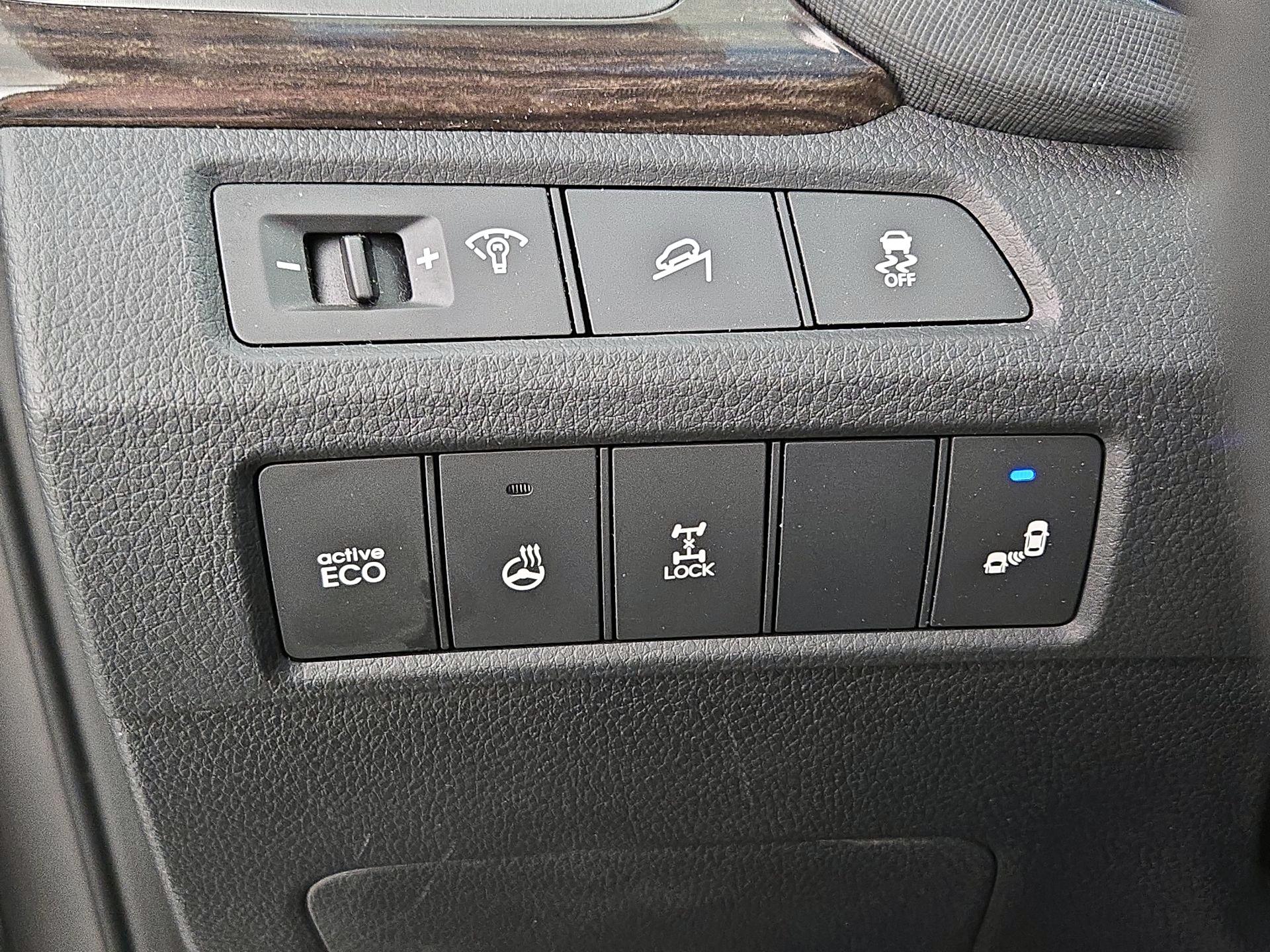 Thumbnail: 2015 Hyundai Santa Fe - 13