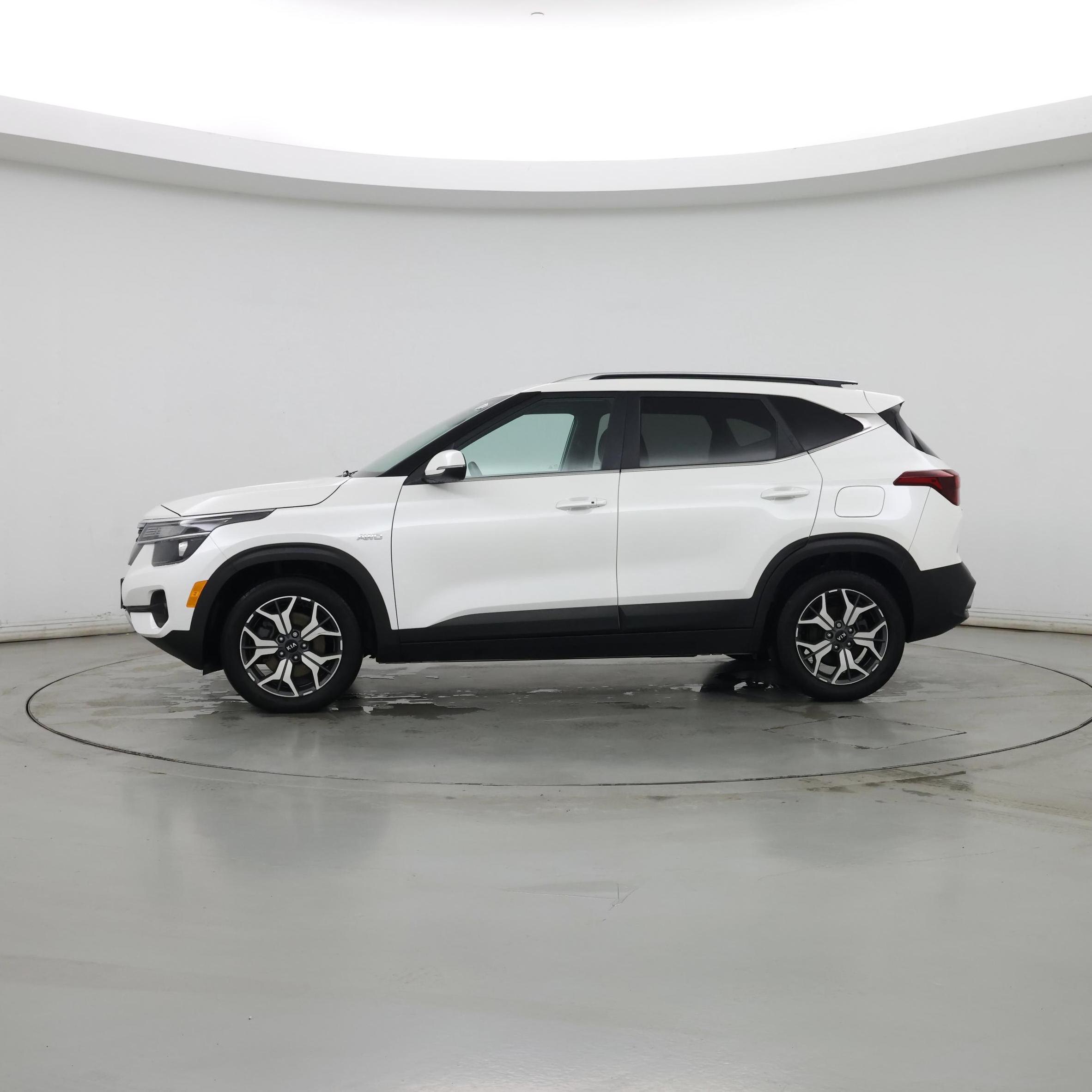 Thumbnail: 2021 Kia Seltos - 3