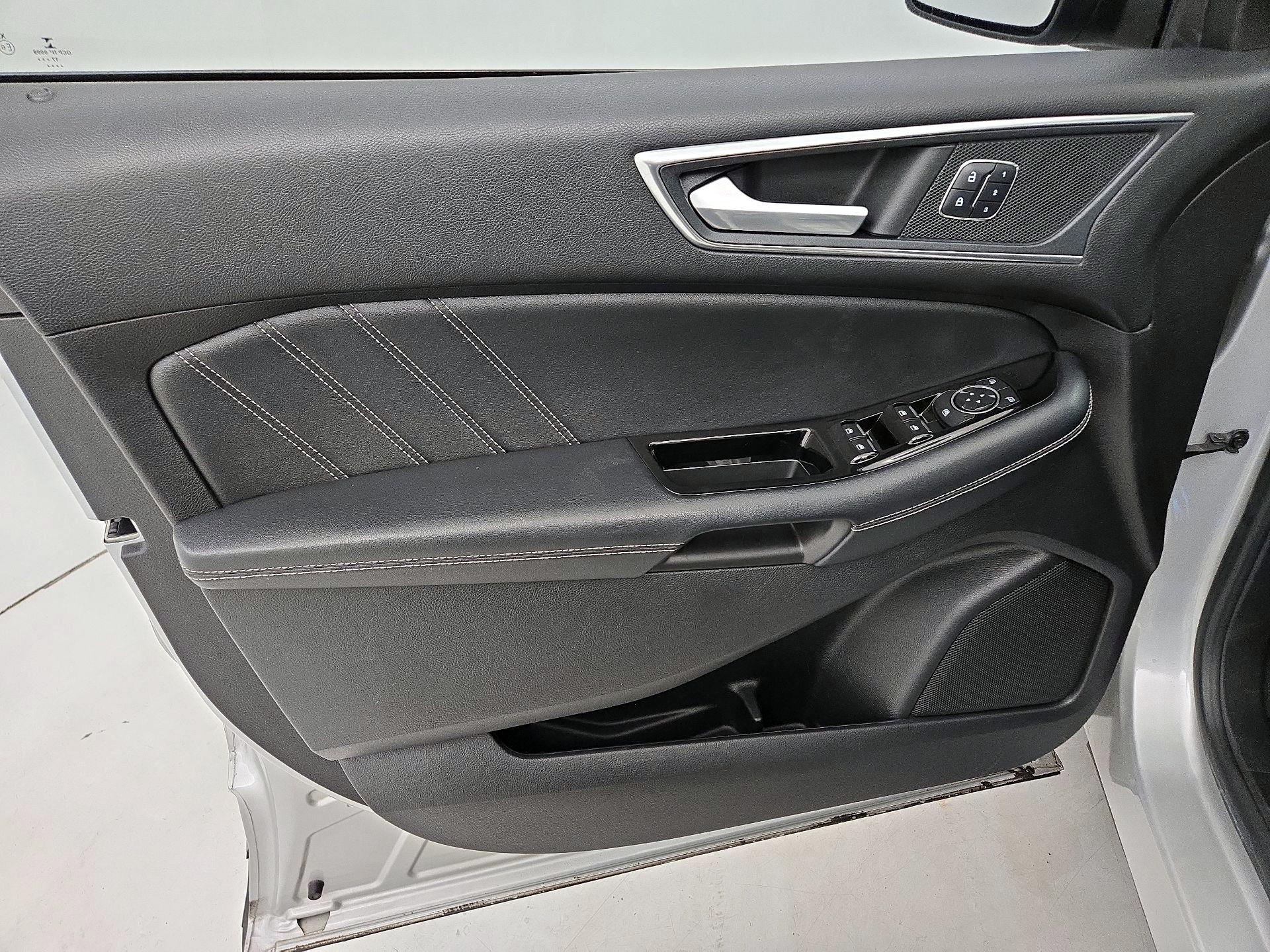 Thumbnail: 2018 Ford Edge - 12