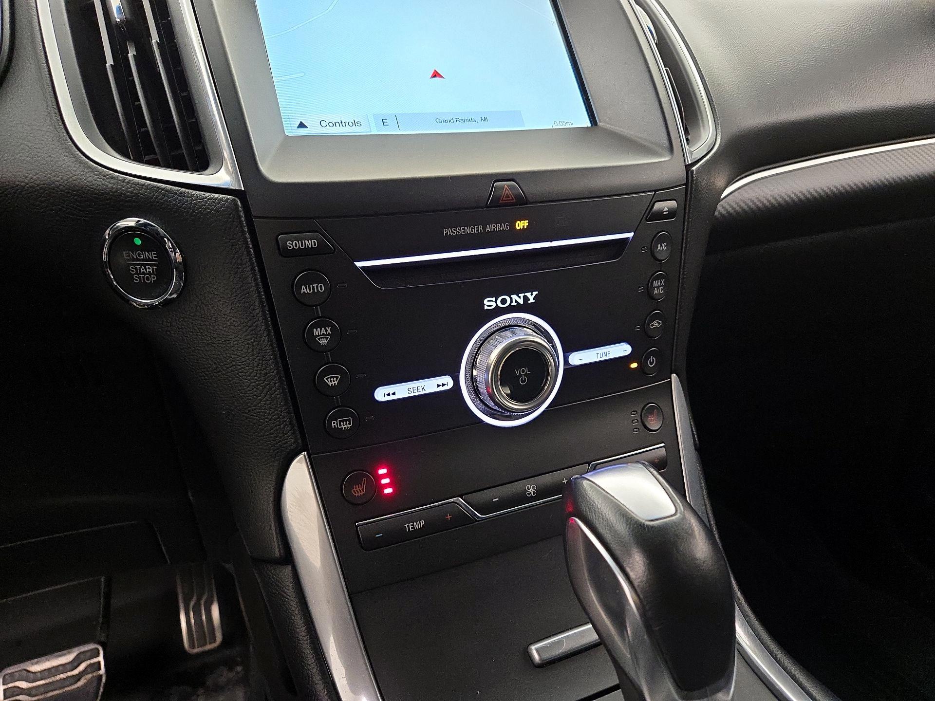 Thumbnail: 2018 Ford Edge - 17