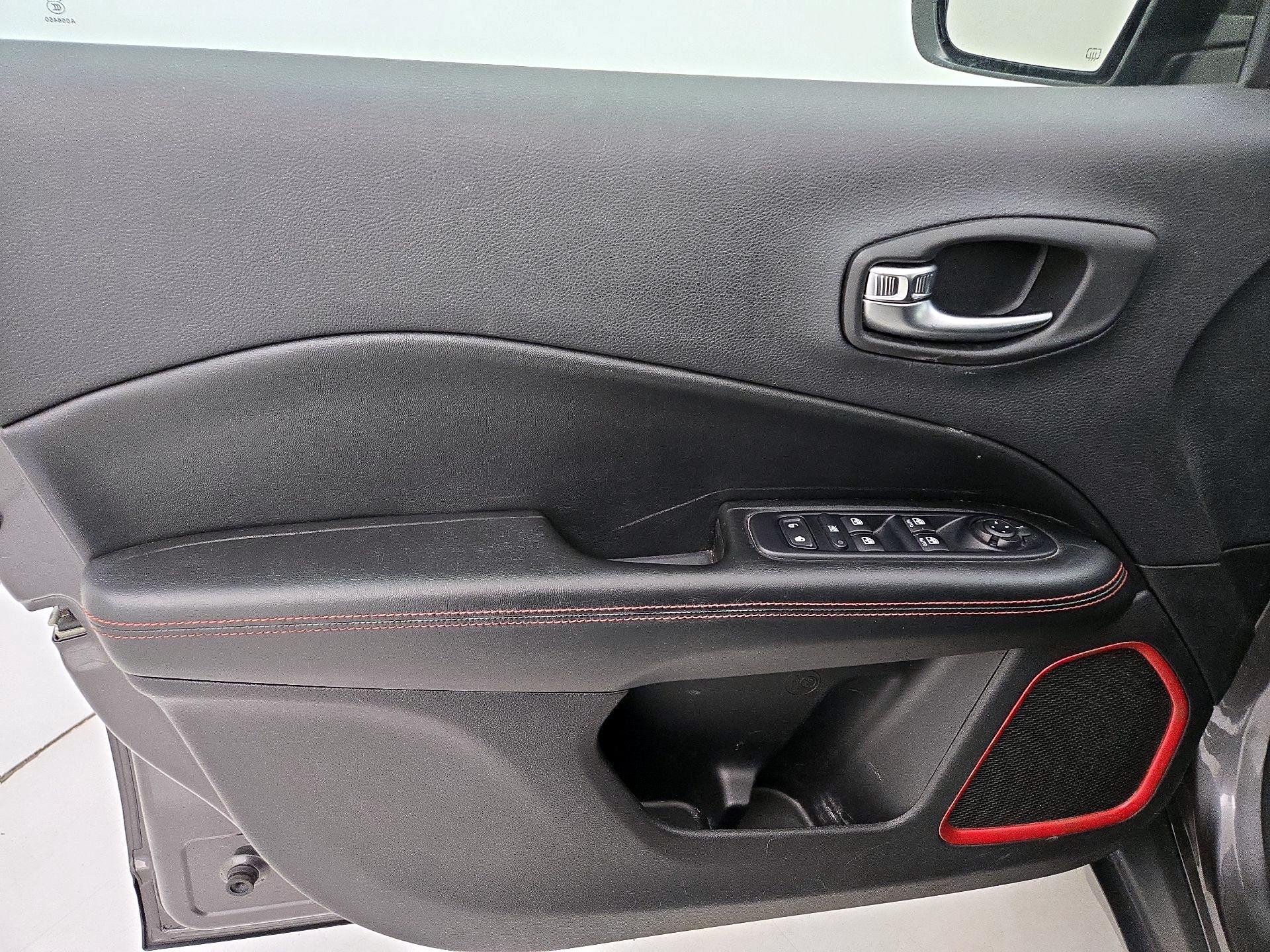 Thumbnail: 2019 Jeep Compass - 12