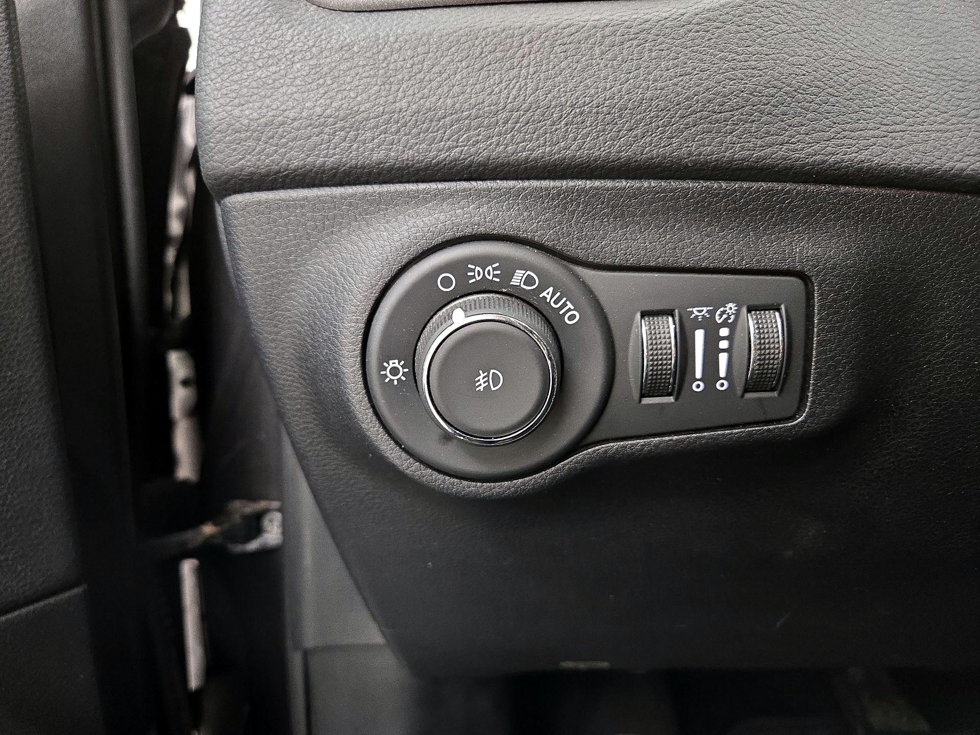 Thumbnail: 2019 Jeep Compass - 13