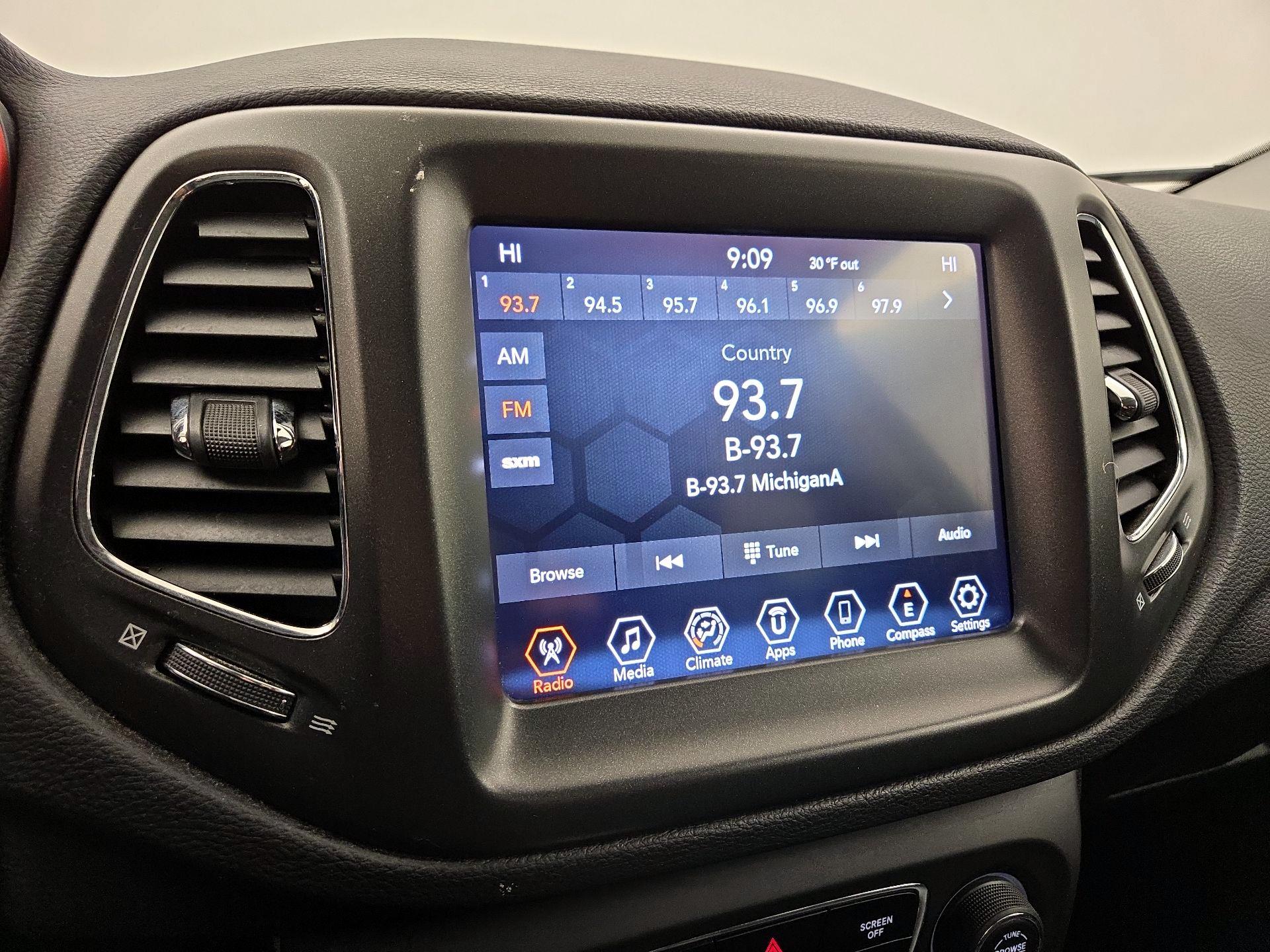 Thumbnail: 2019 Jeep Compass - 15