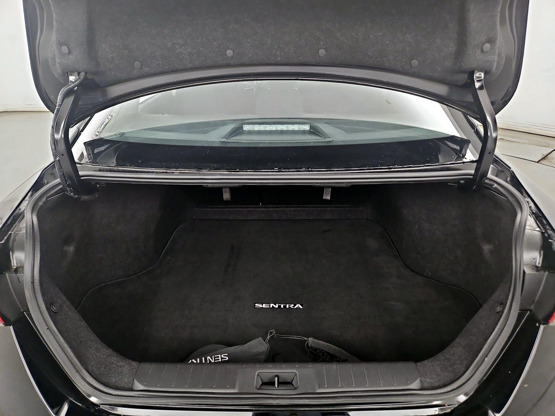 Thumbnail: 2023 Nissan Sentra - 20