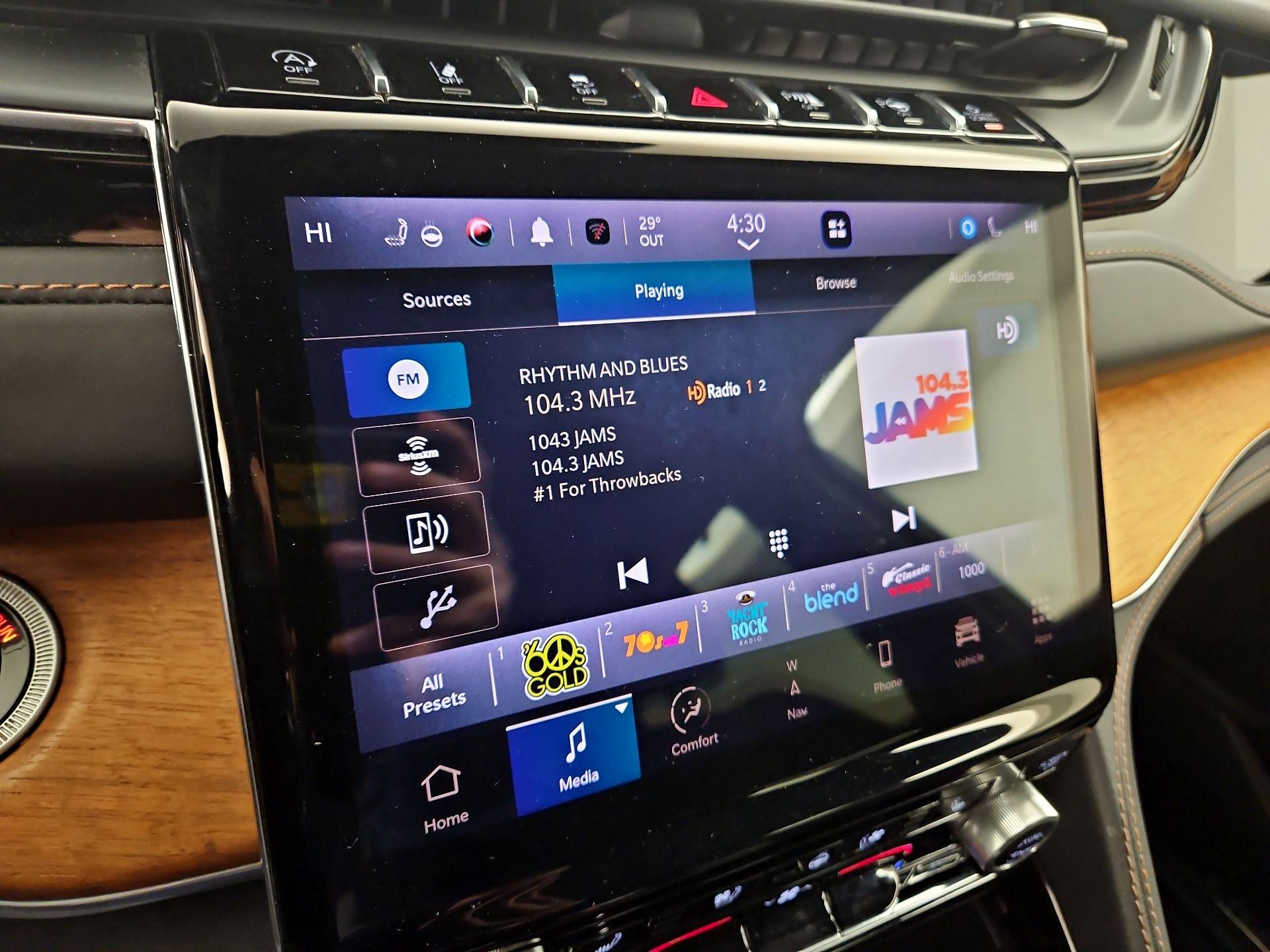 Thumbnail: 2023 Jeep Grand Cherokee L - 16