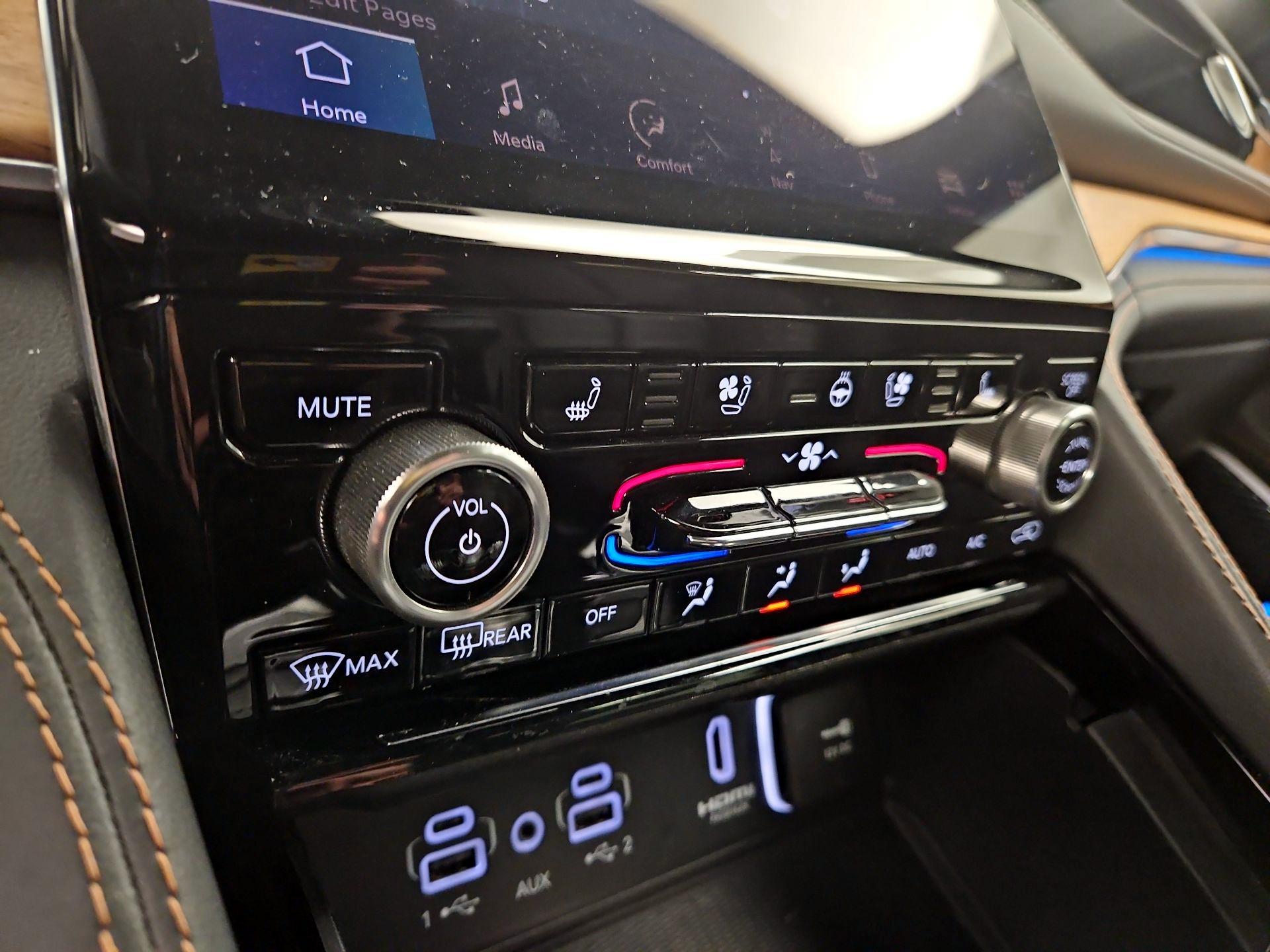 Thumbnail: 2023 Jeep Grand Cherokee L - 17