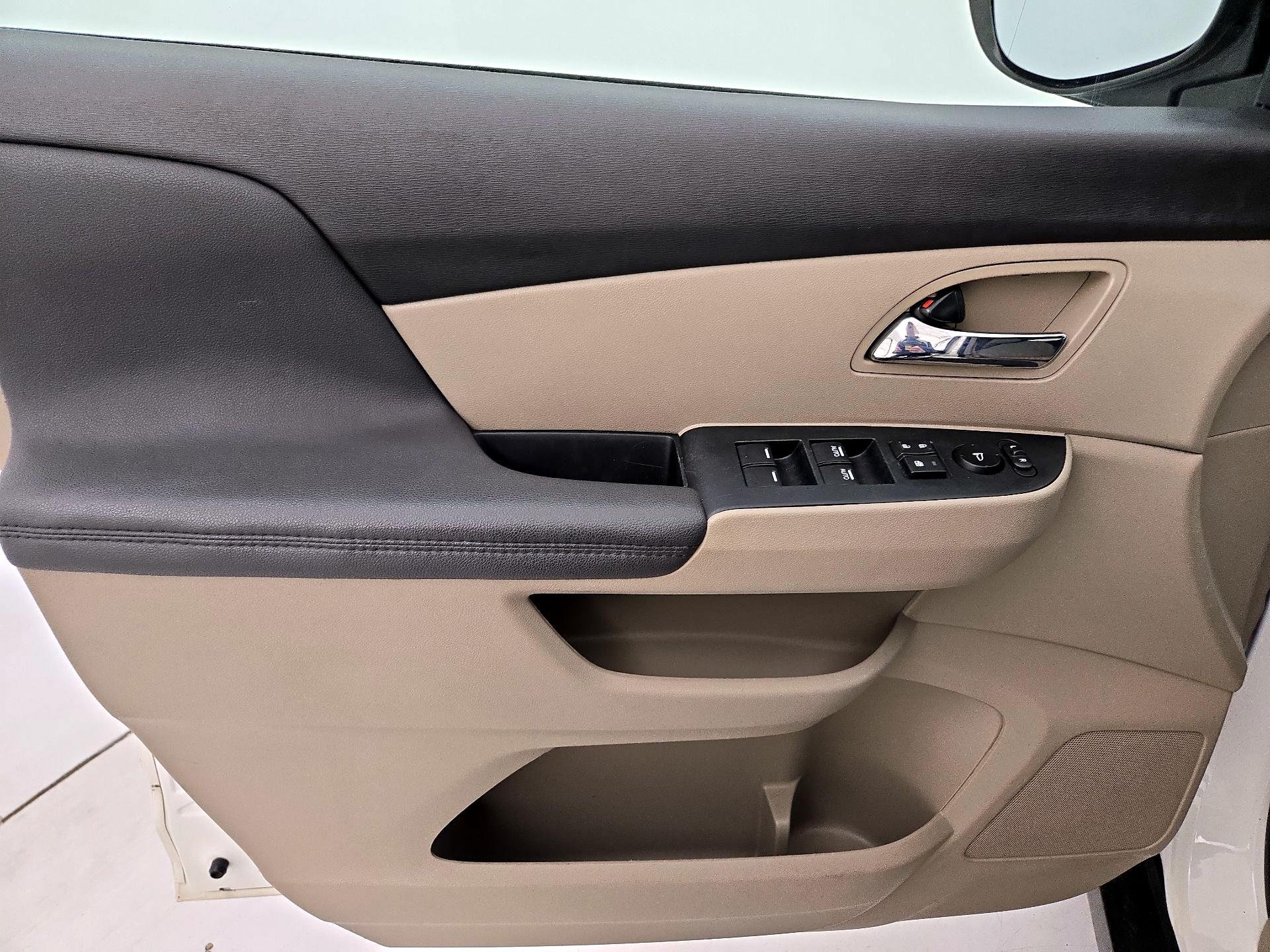 Thumbnail: 2016 Honda Odyssey - 12