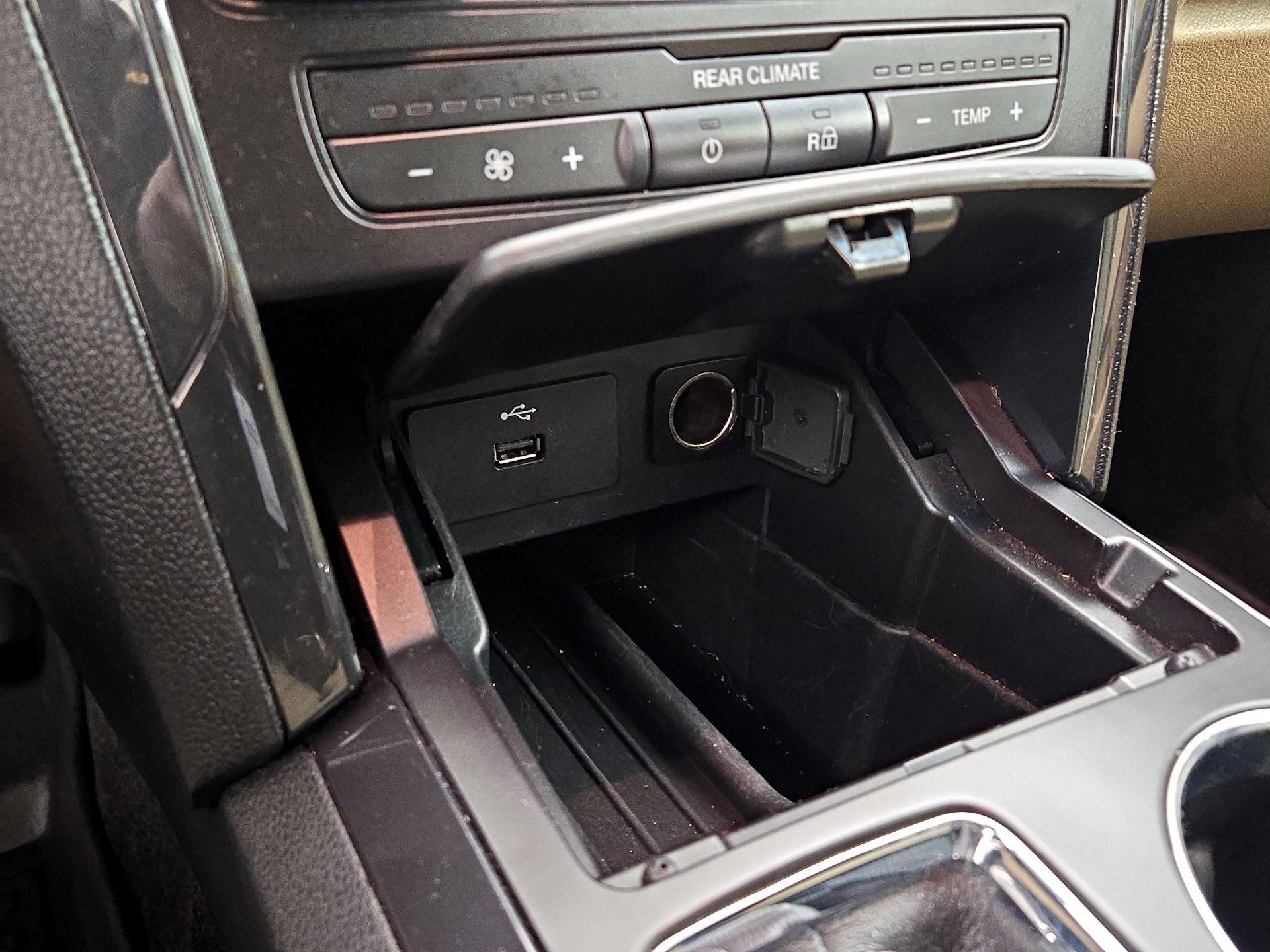 Thumbnail: 2017 Ford Explorer - 18