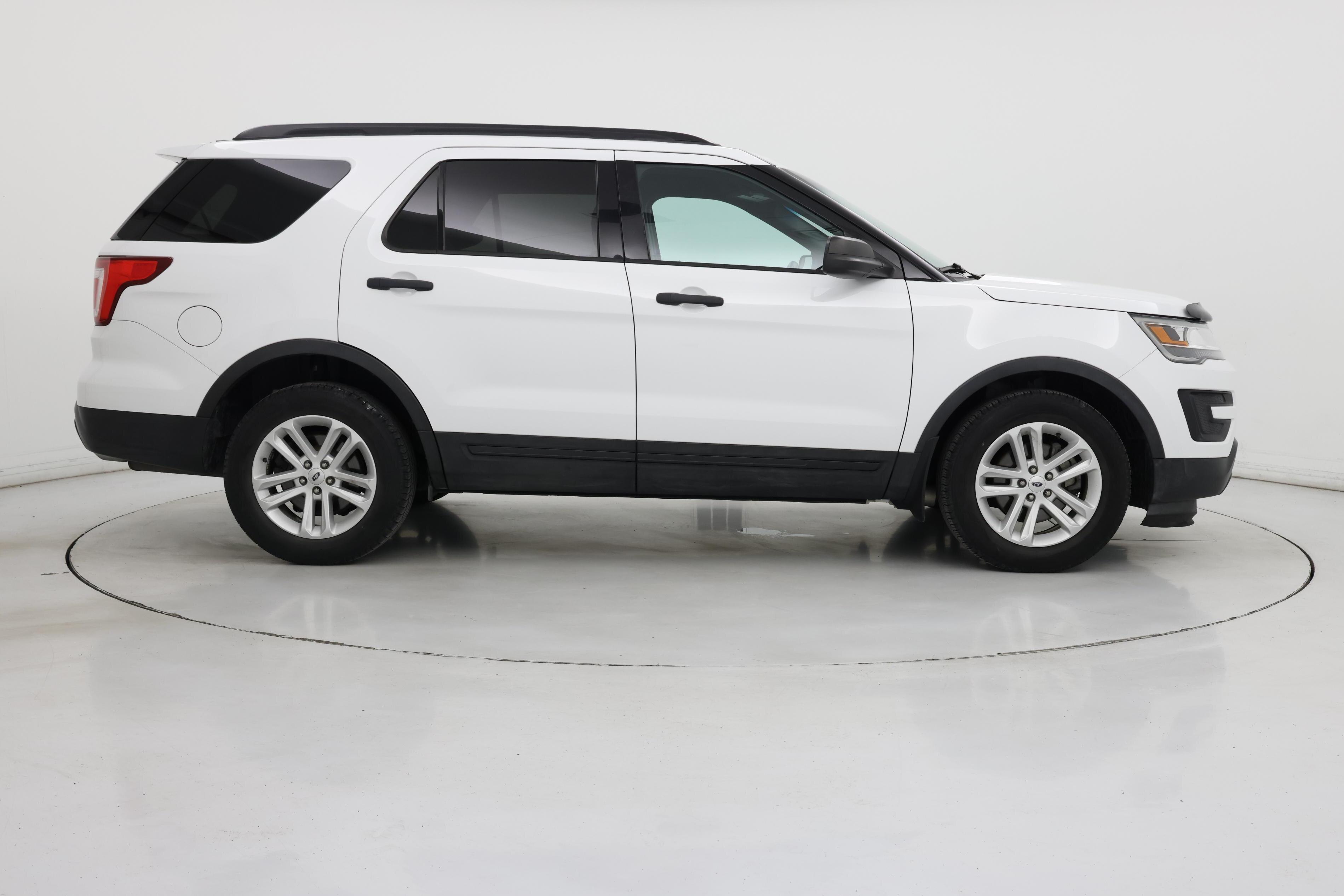 Thumbnail: 2017 Ford Explorer - 7