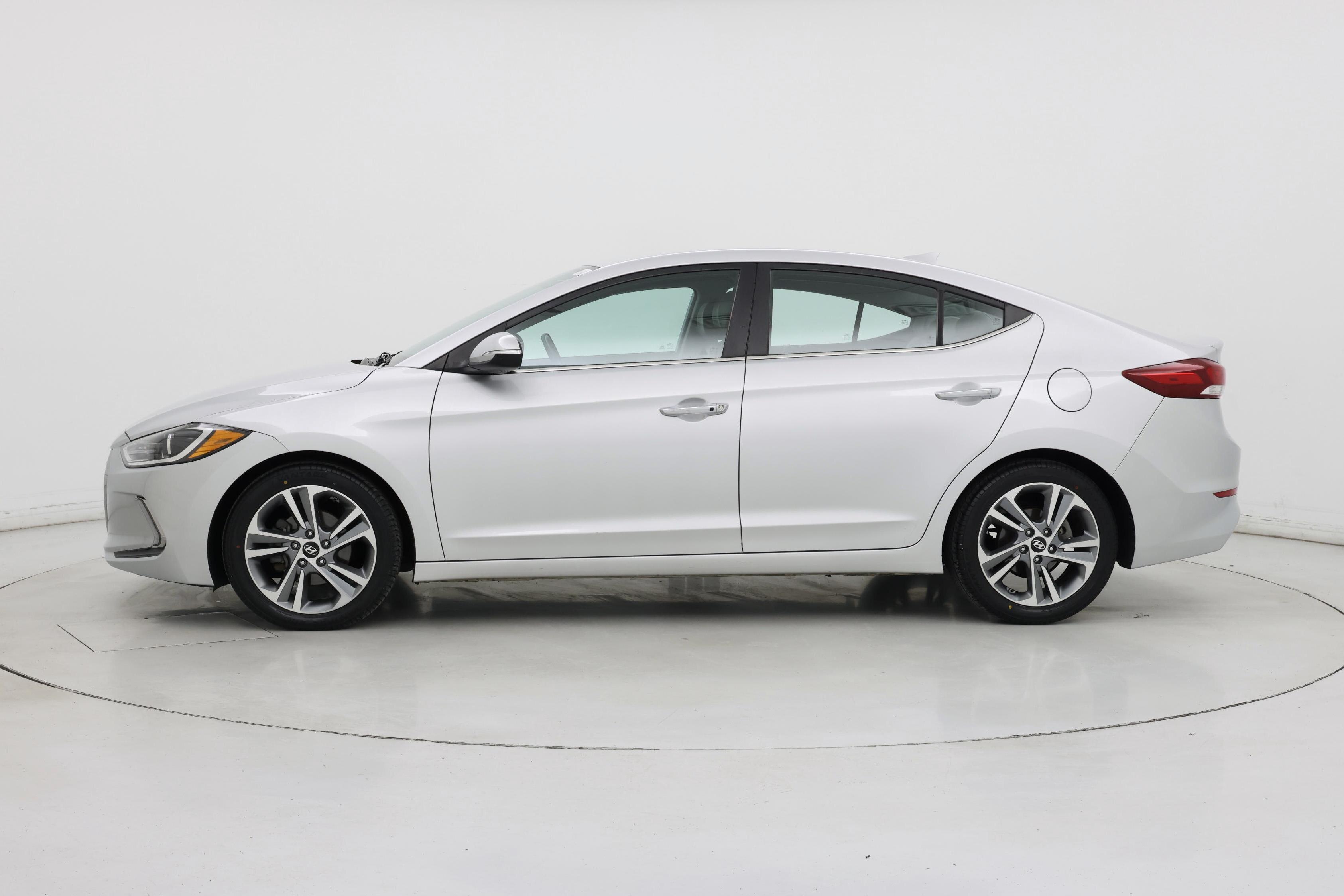 Thumbnail: 2017 Hyundai Elantra - 3