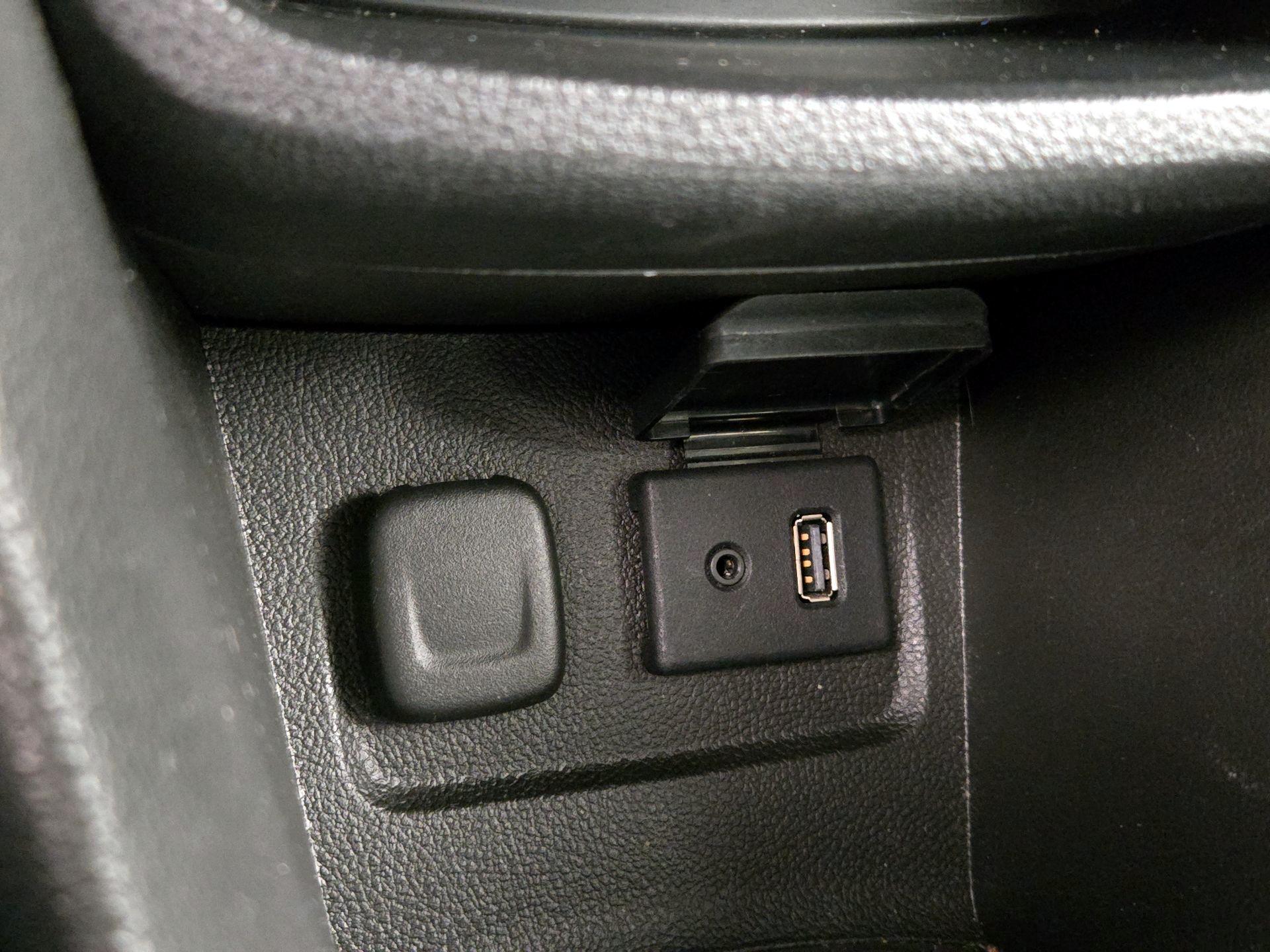 Thumbnail: 2016 Buick Encore - 18