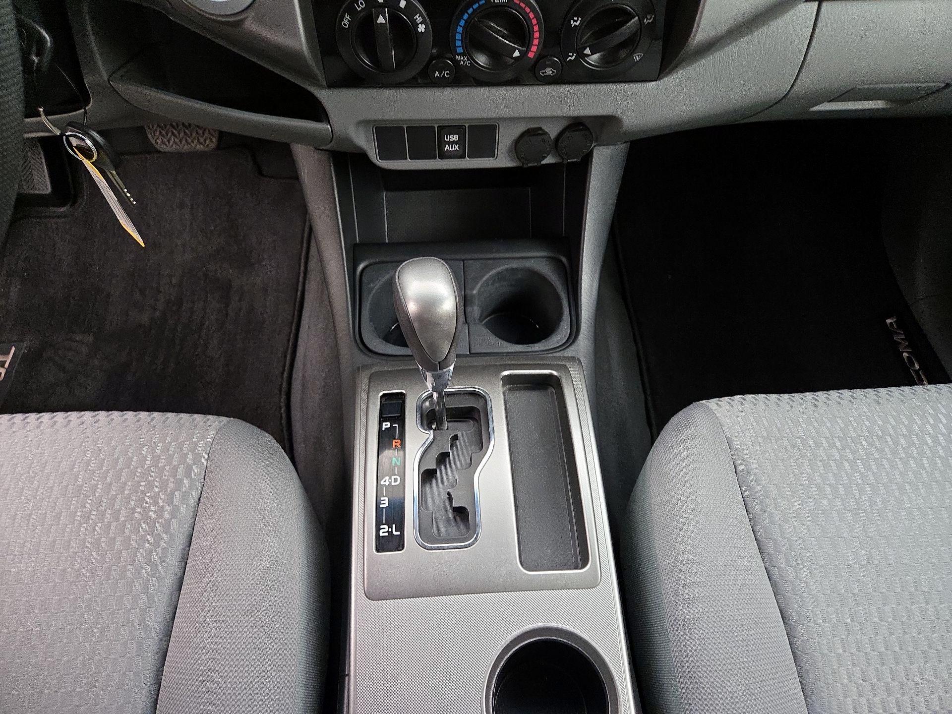 Thumbnail: 2015 Toyota Tacoma - 17