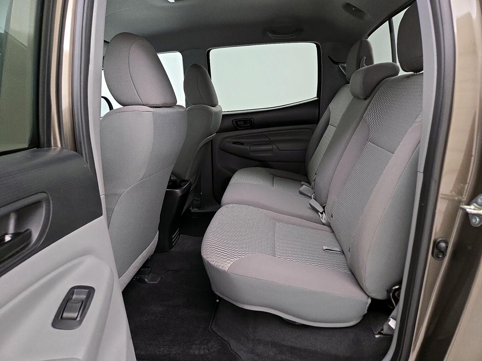 Thumbnail: 2015 Toyota Tacoma - 19