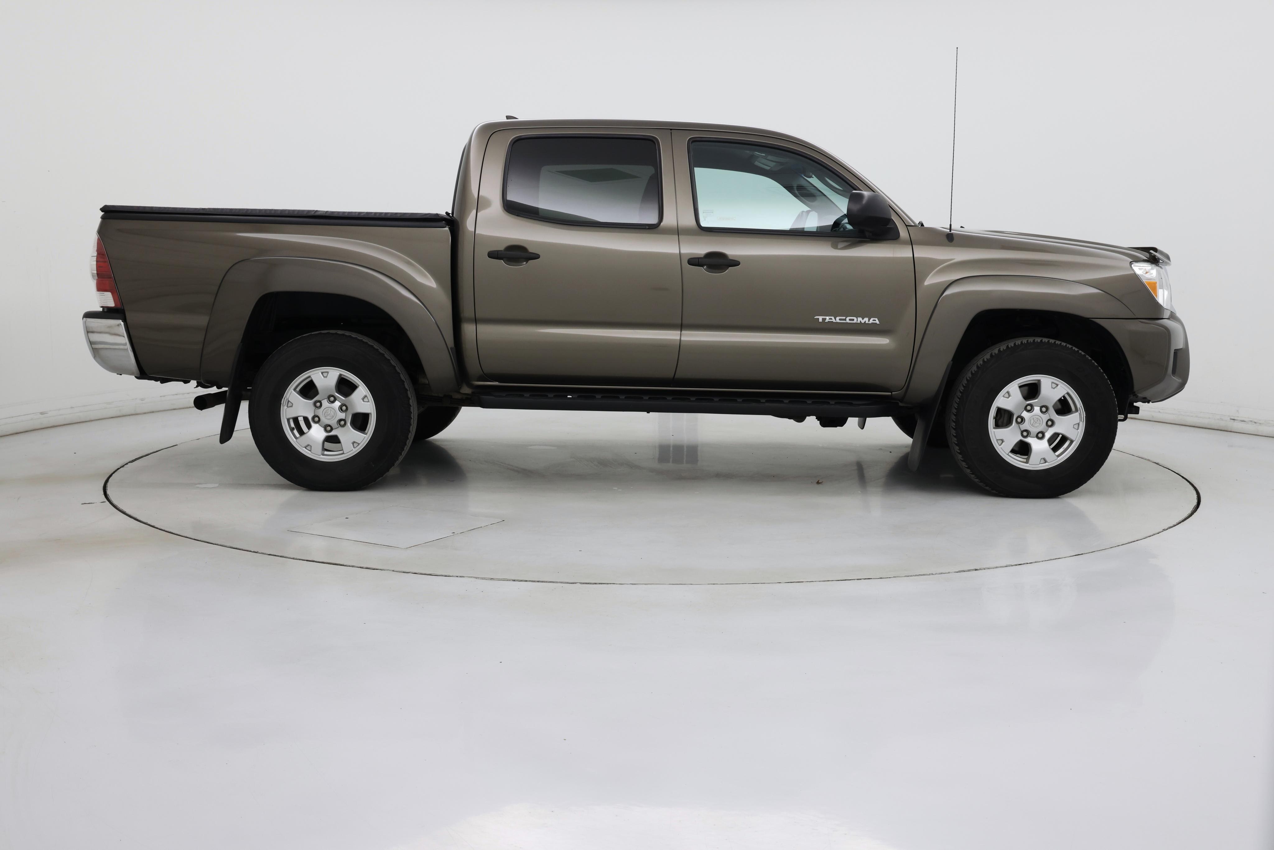 Thumbnail: 2015 Toyota Tacoma - 7