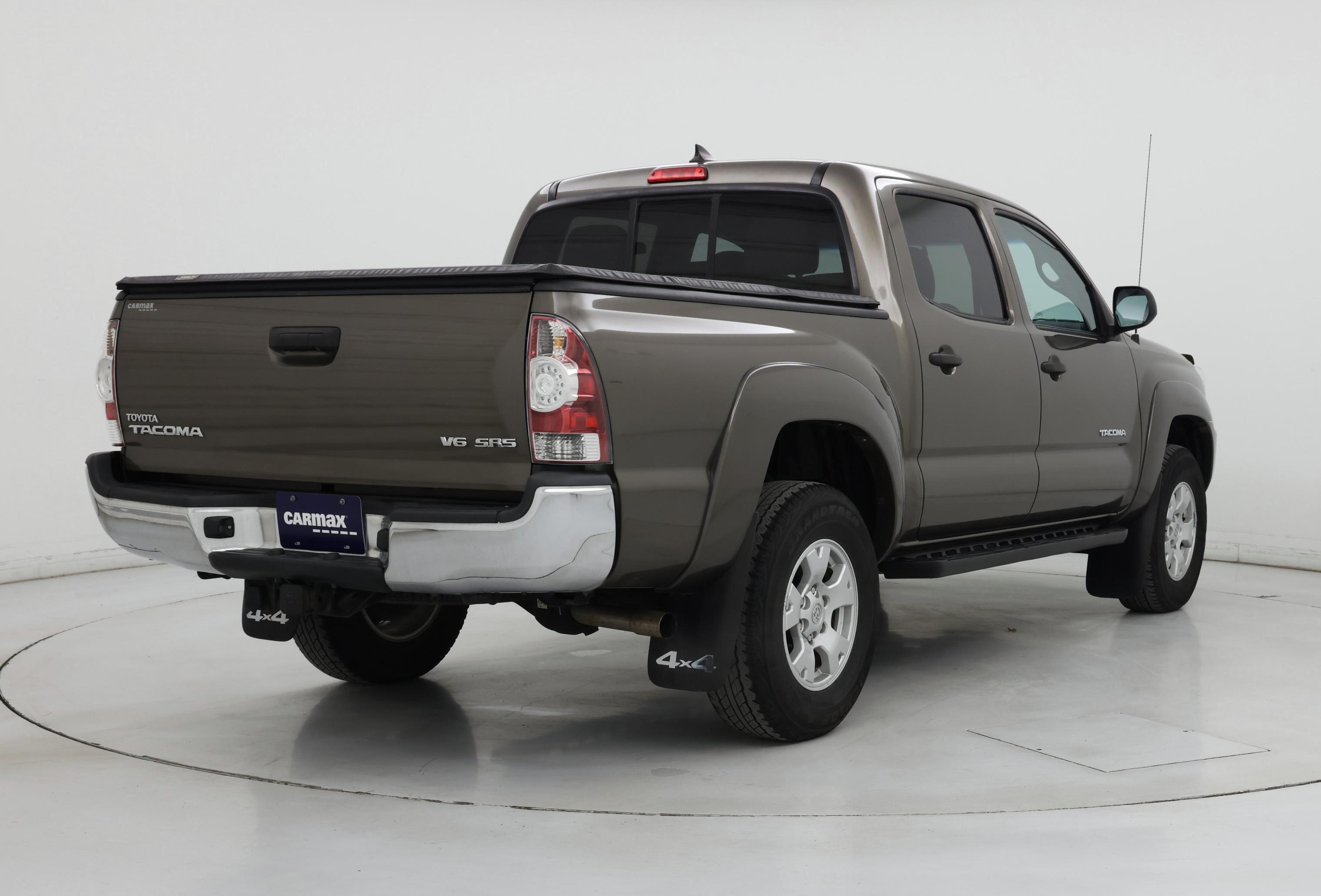 Thumbnail: 2015 Toyota Tacoma - 8