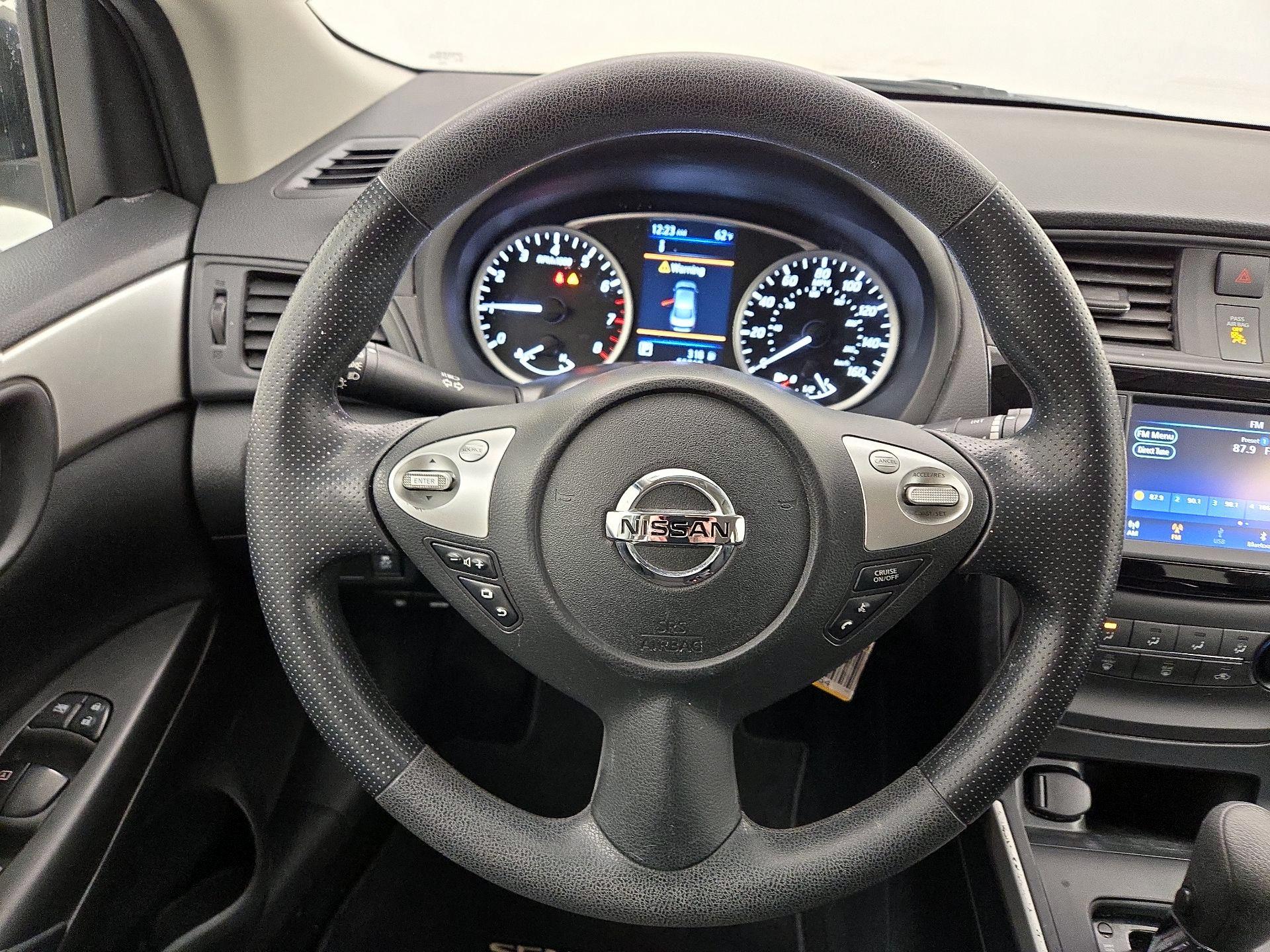 Thumbnail: 2019 Nissan Sentra - 10